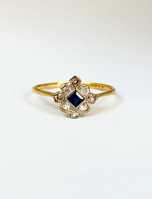 Art Deco (1930s), 18ct Gold, Platinum, Sapphire and Diamond Ring.