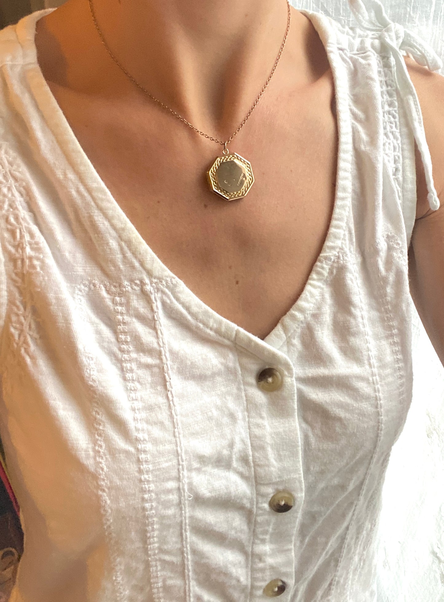 Antique, 9ct Gold Octagon Locket, Hallmarked 9ct Gold, Birmingham 1912