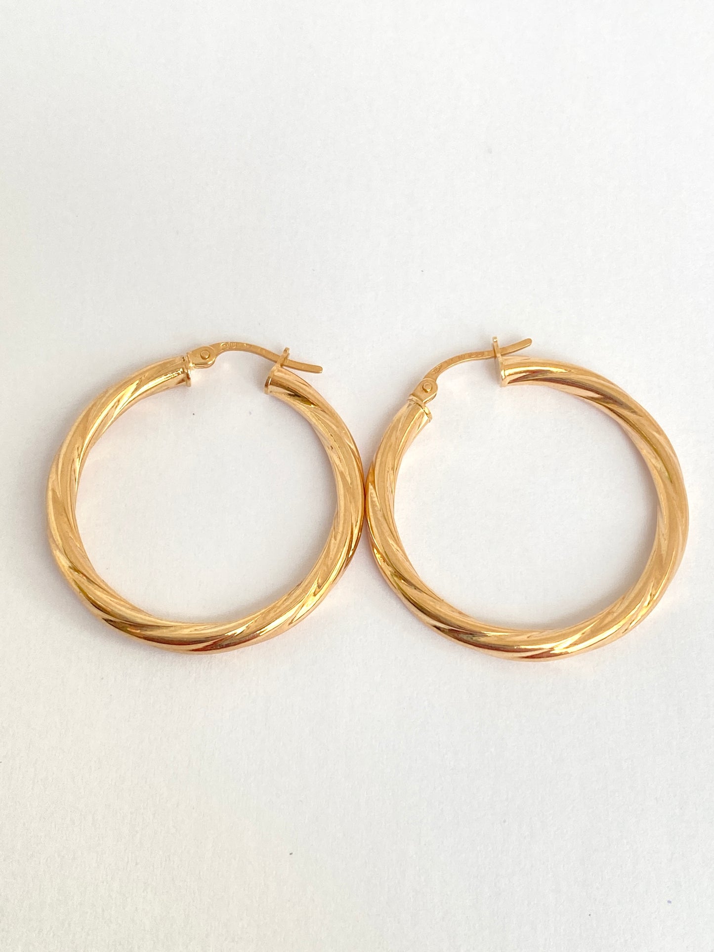 Vintage, 9ct Gold Large Twist Hoop Earrings (3cm x 3cm) 1.68g