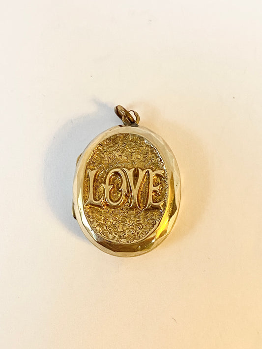 Antique, Victorian (c1890) 9ct Gold (F&B) LOVE Locket with ornate engraving