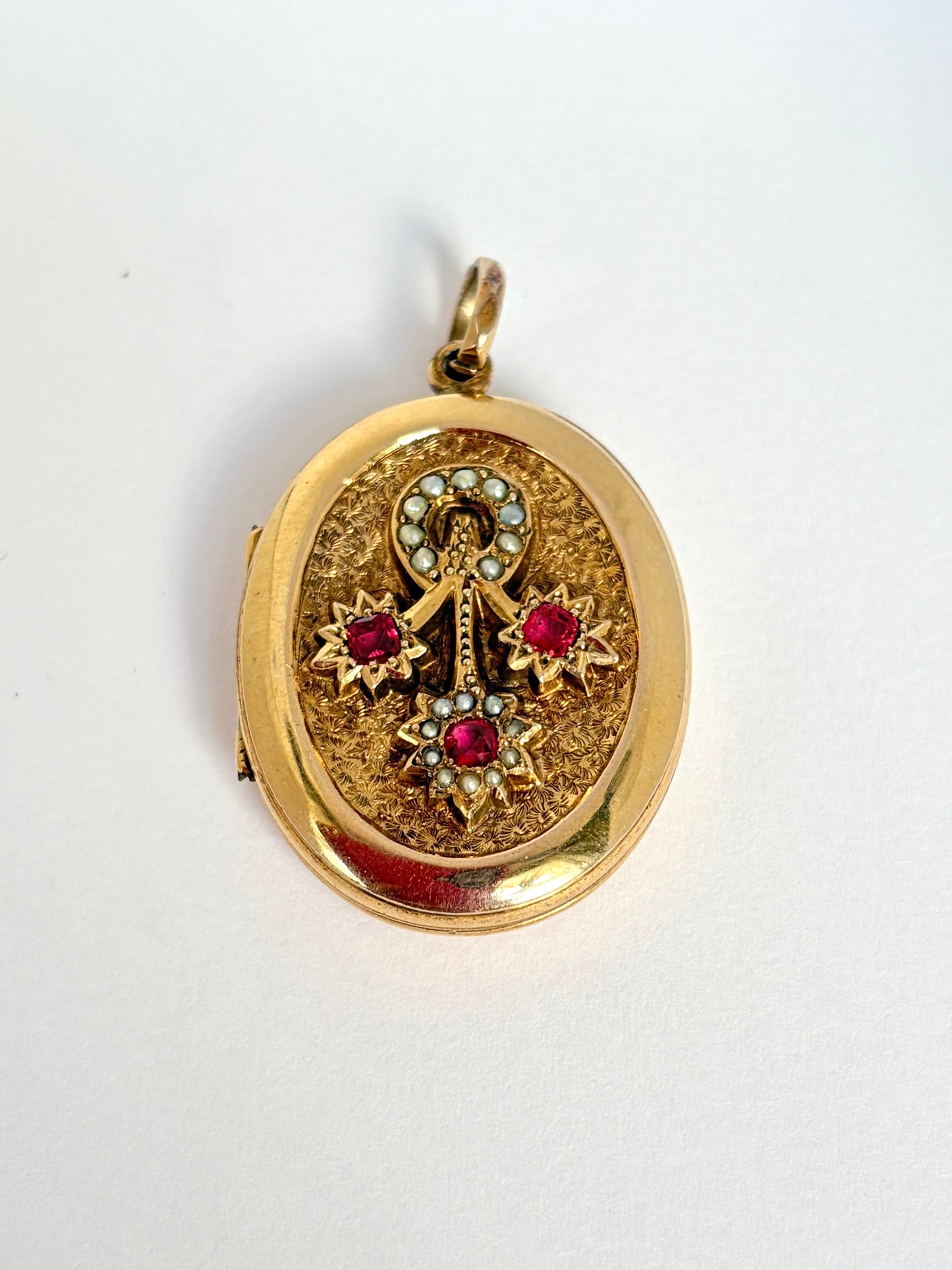 9ct Gold (F&B) Garnet Pearl Horse Shoe Locket