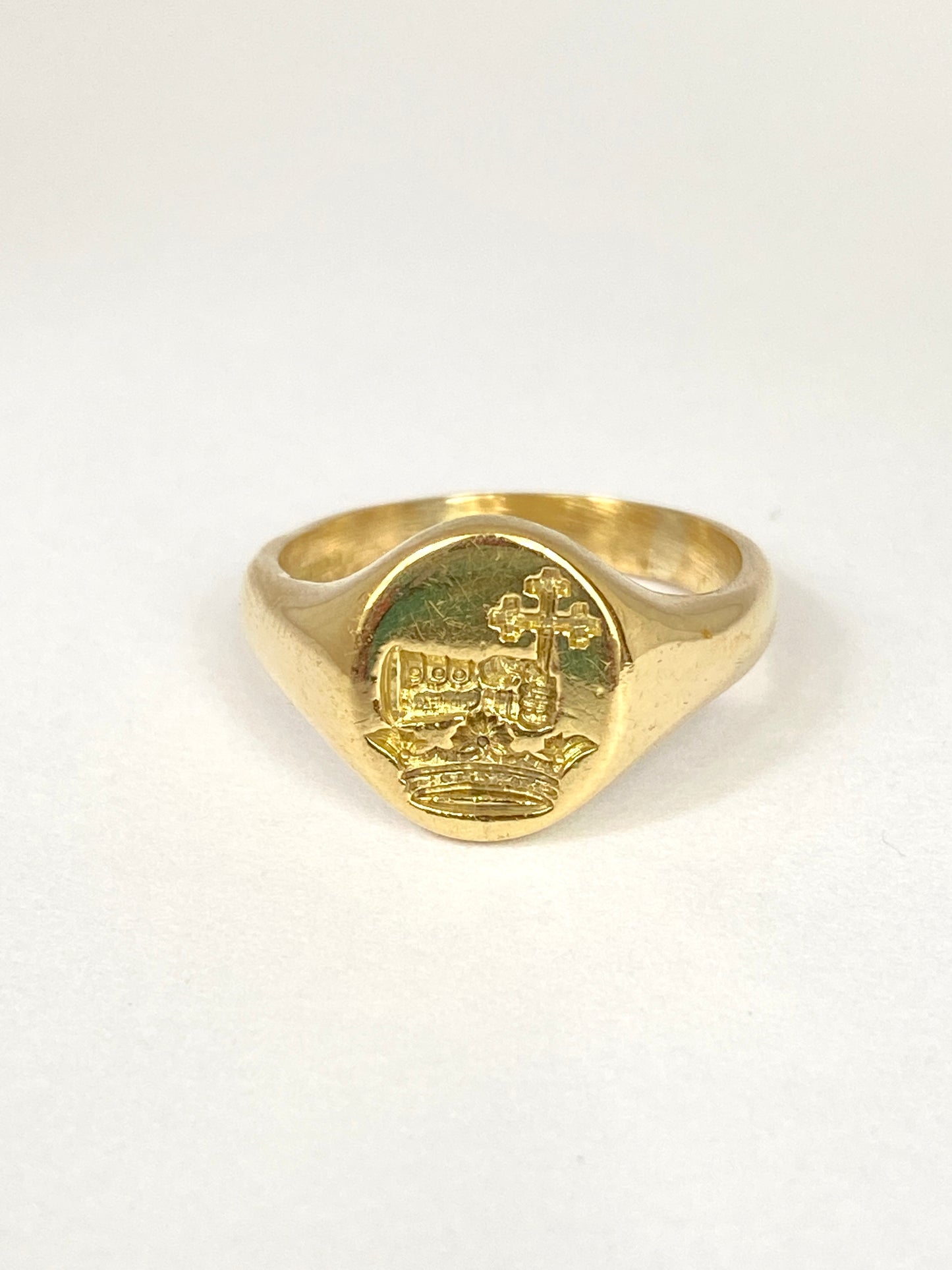 Vintage, 18ct Gold, Signet Seal Ring. Hallmarked Birmingham, 2003  (7.22g)