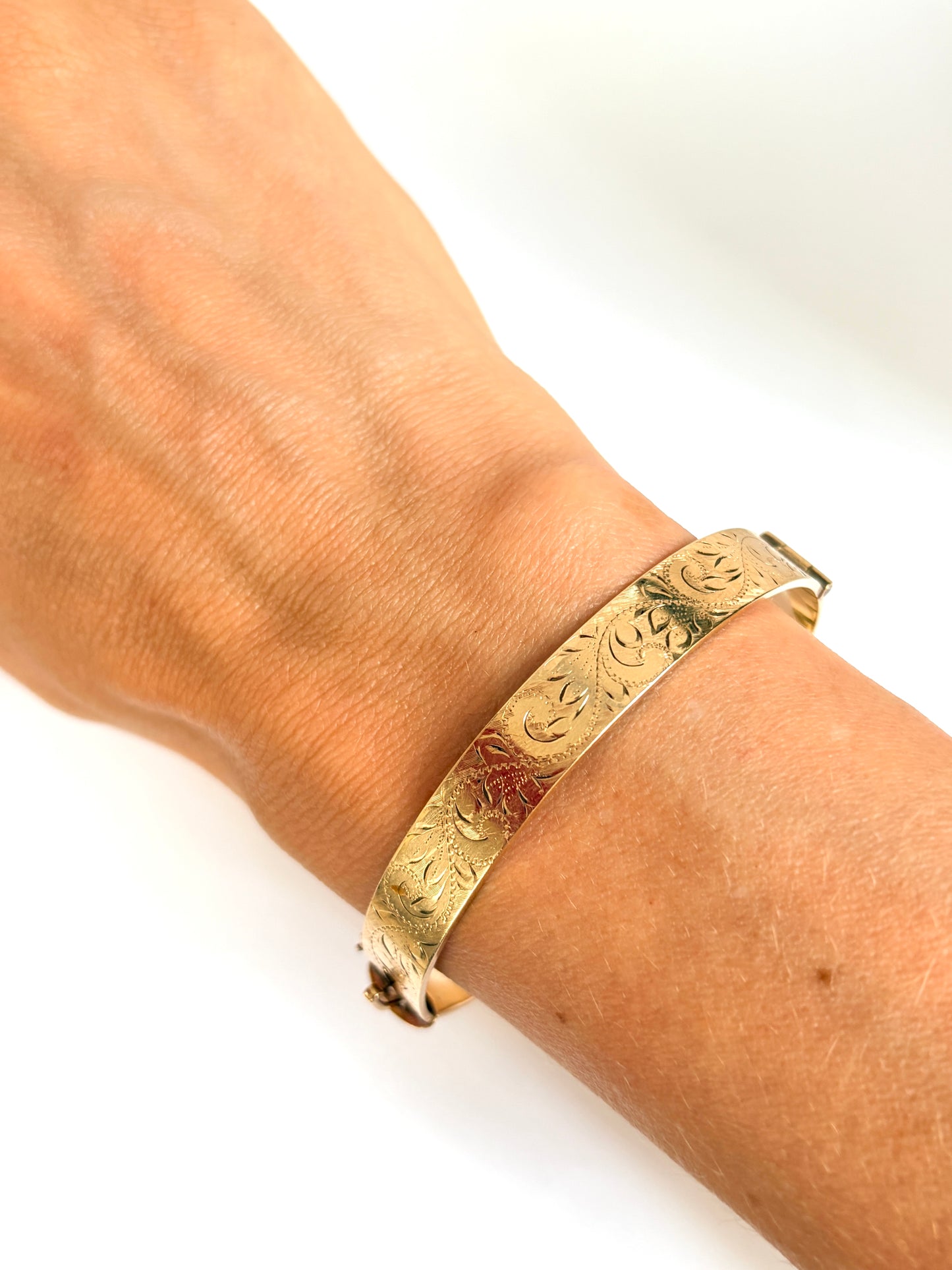 Victorian, Engraved, Rolled Gold Bangle, 17.47g