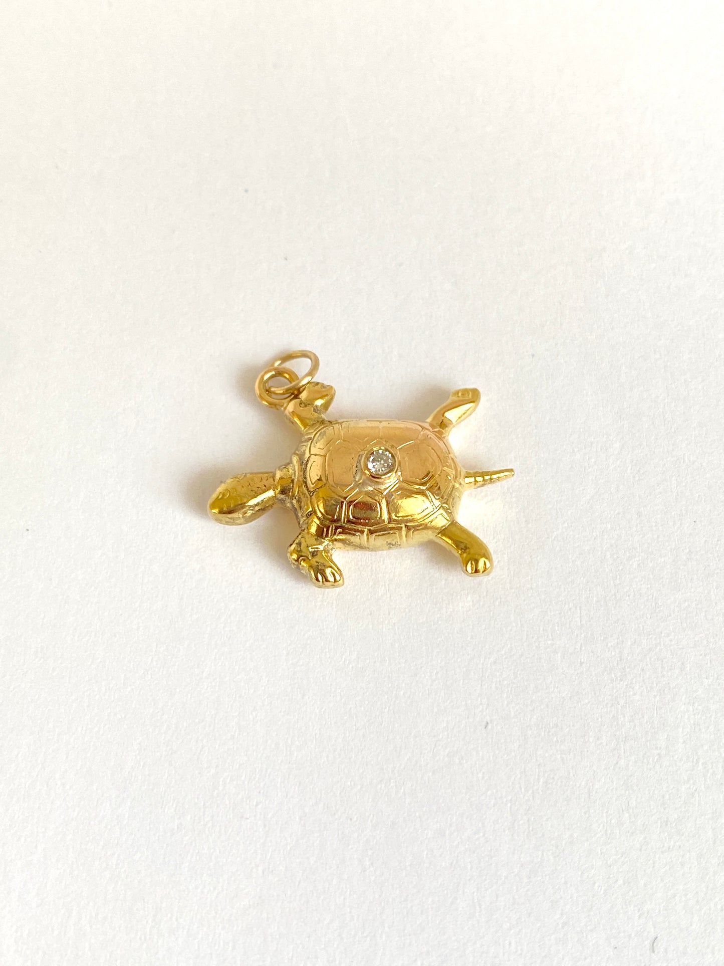 Stunning, Vintage 18ct Solid Gold Sea Turtle with Diamond