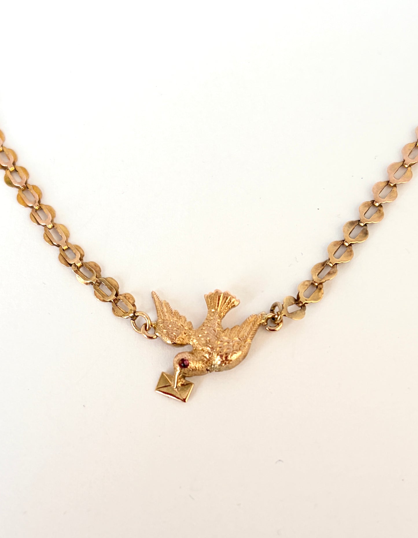 16 inch Victorian Necklace, 9ct Gold Peace Dove with envelope on a foxtail chain