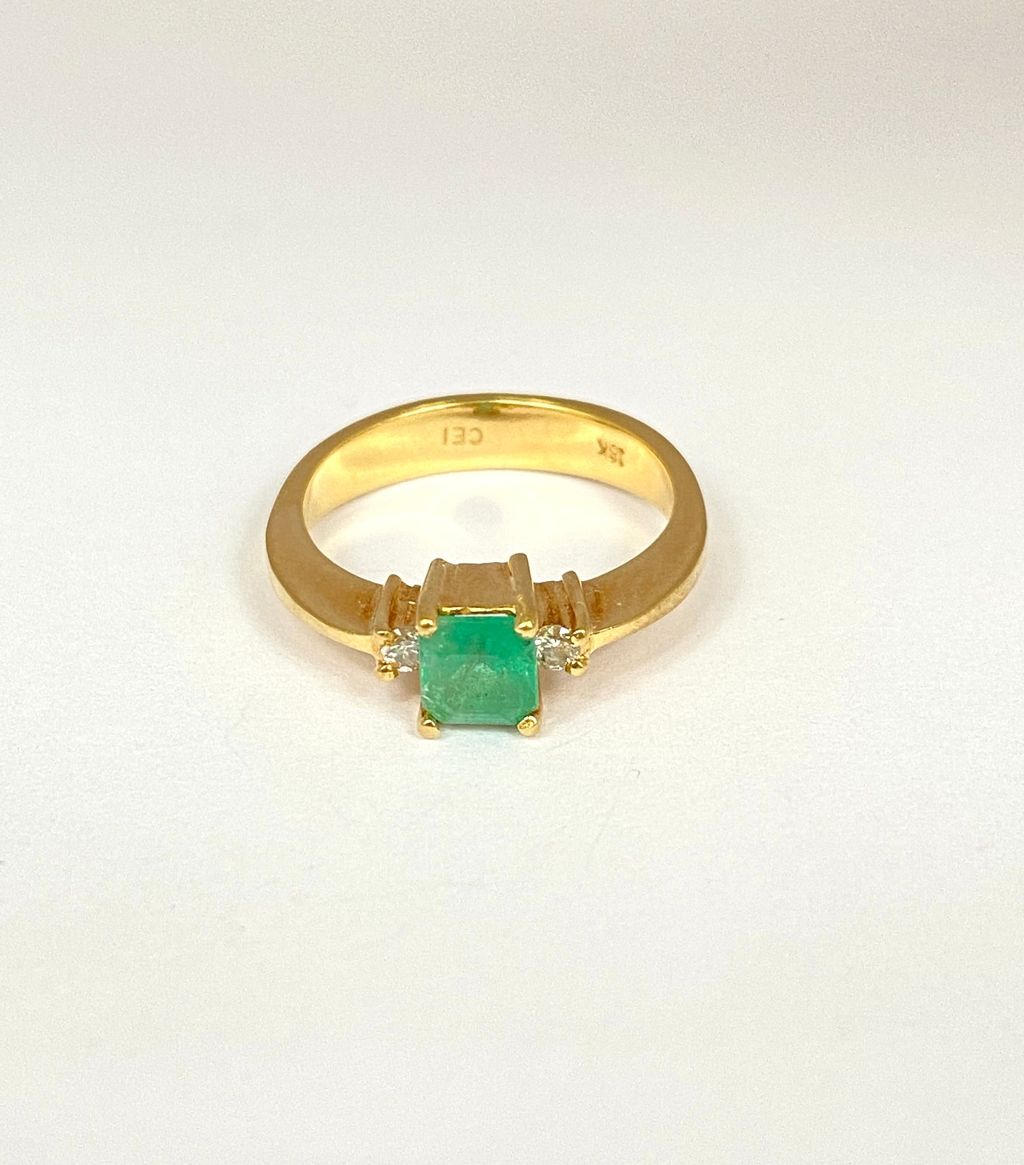 Antique, Art Deco (1930s), 18ct Gold, Platinum, Emerald and Diamond Ring