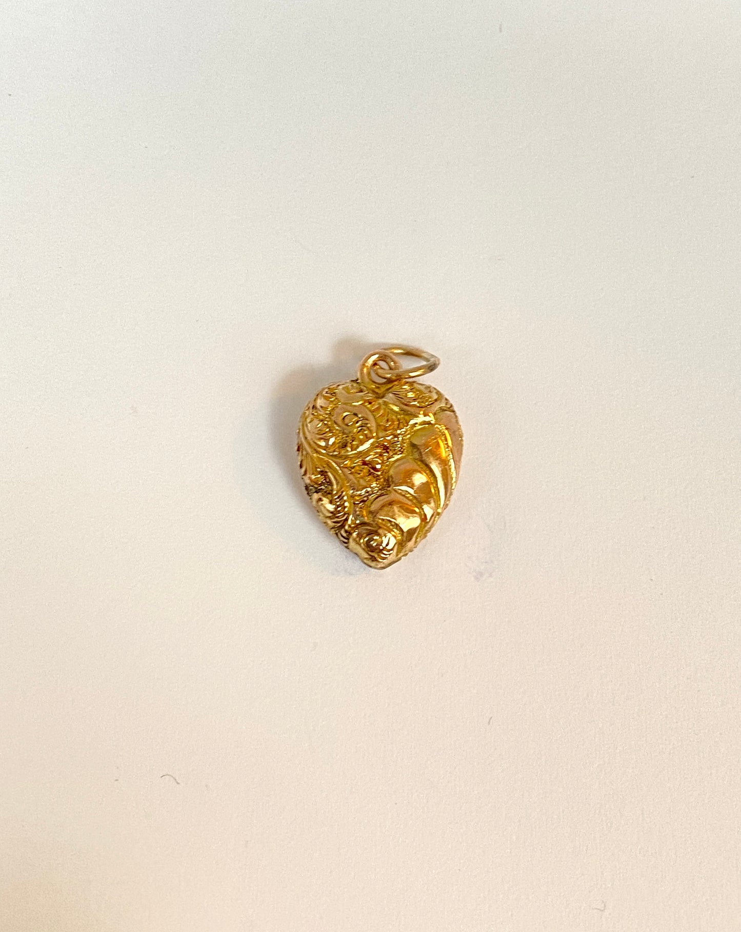 Exquisite, Victorian, 9ct gold, puffed heart pendant