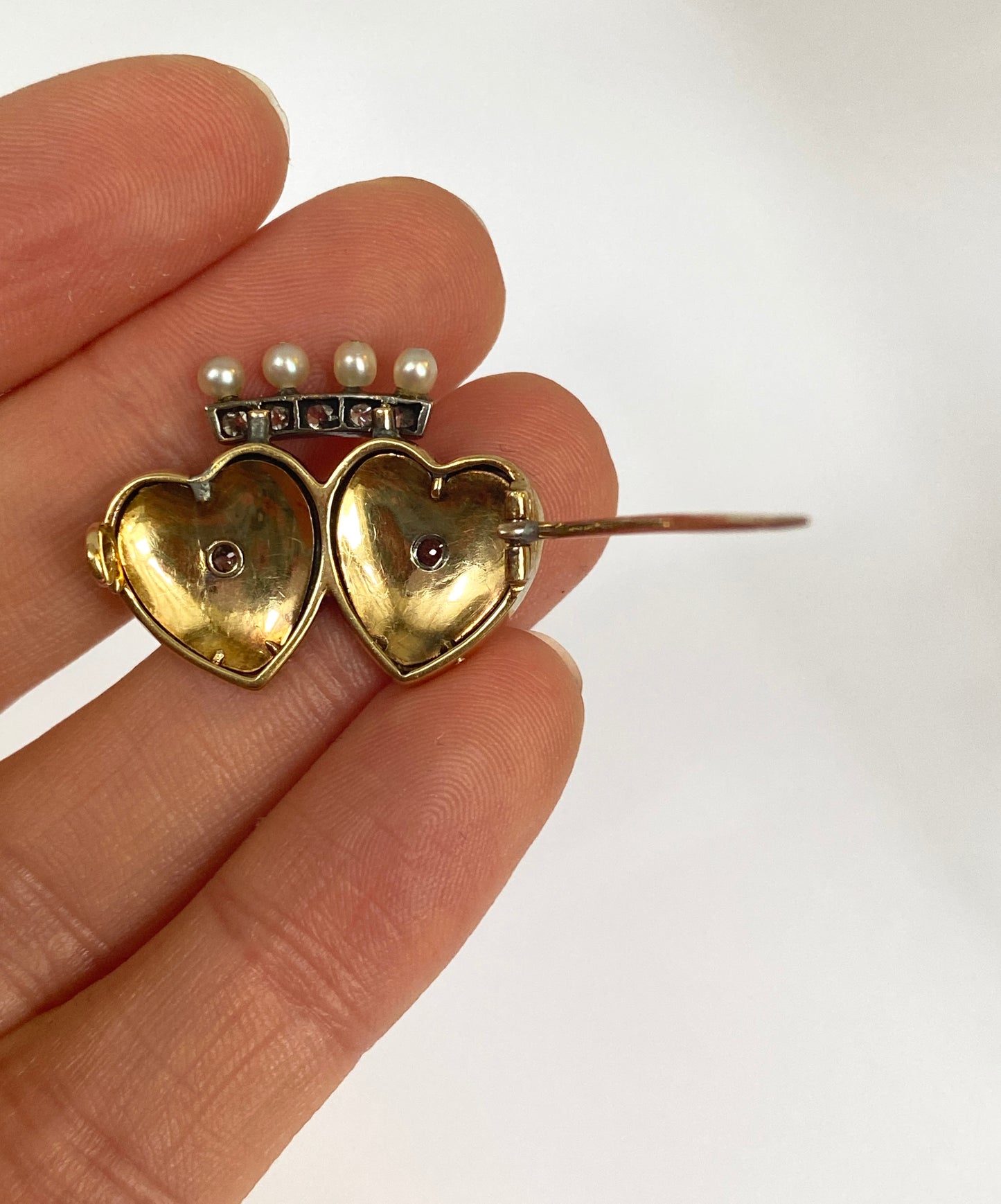 Victorian 15ct Gold, Green Enamel Double Heart Brooch with Seed Pearl and Diamond Crown