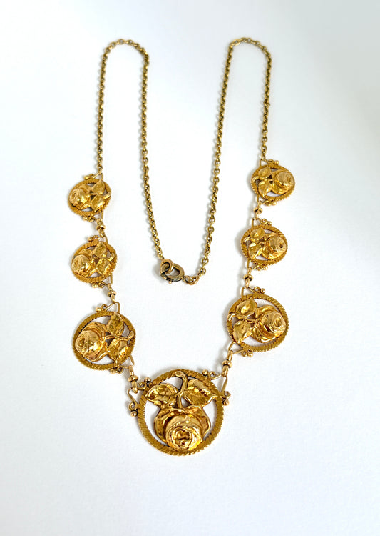 Belle Epoque, French, 18ct Gold,  Roses Necklace, 17 inches