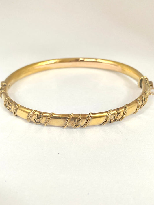 Antique, 15ct Gold, Decorative Bangle, with Green Antique Box