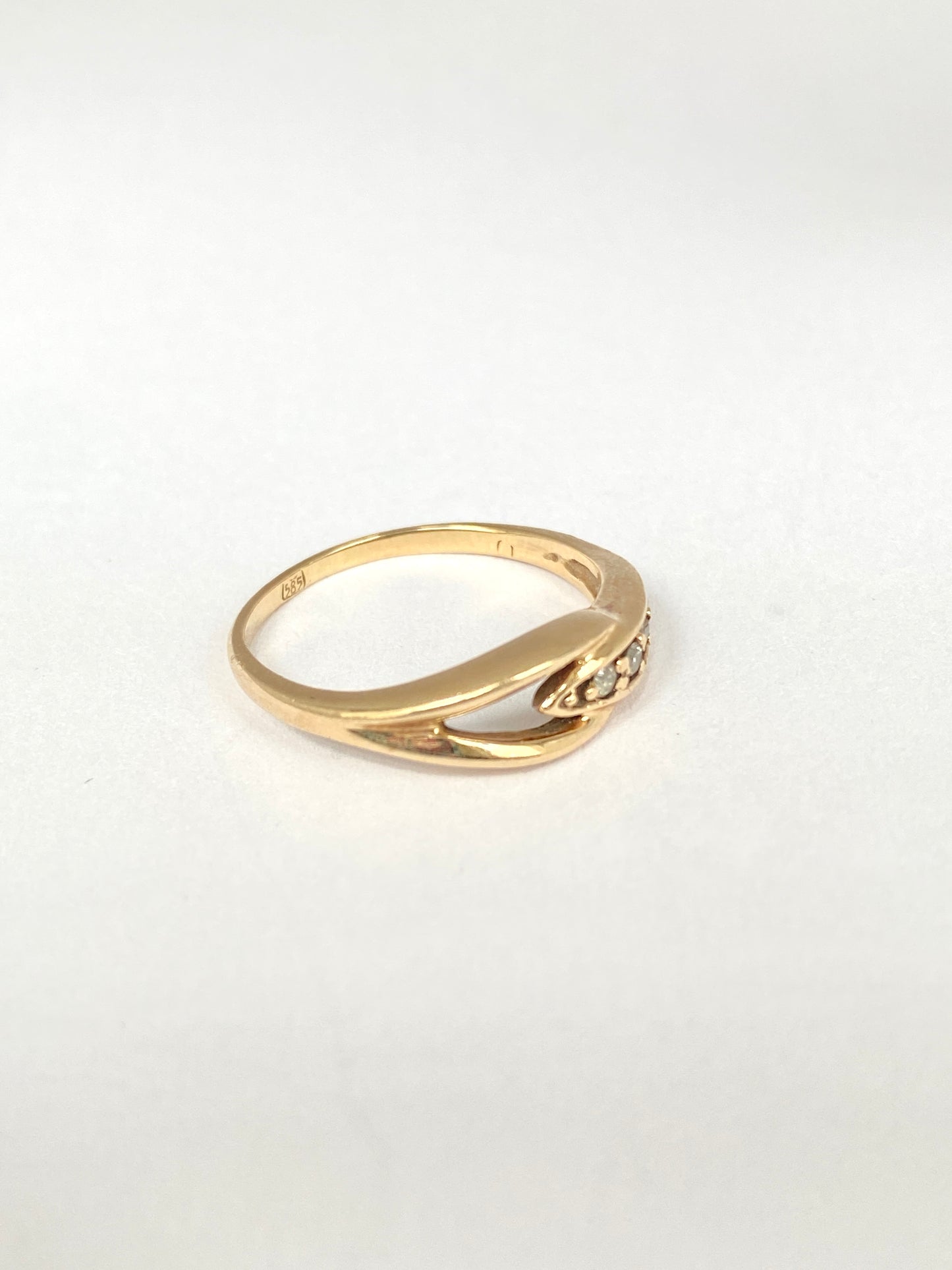 Unique, Vintage, 14ct Gold Diamond Ring