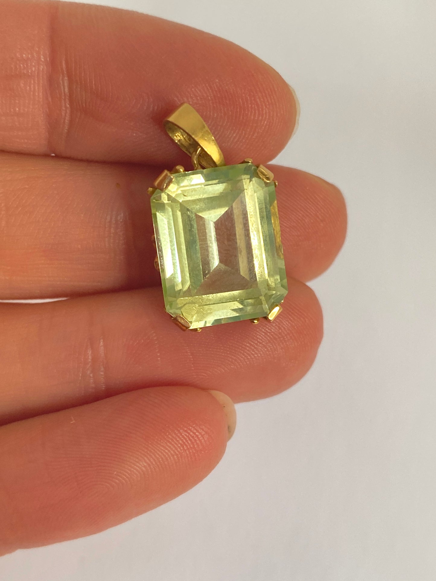 18ct Gold,  Green Citrine Rectangle Pendant