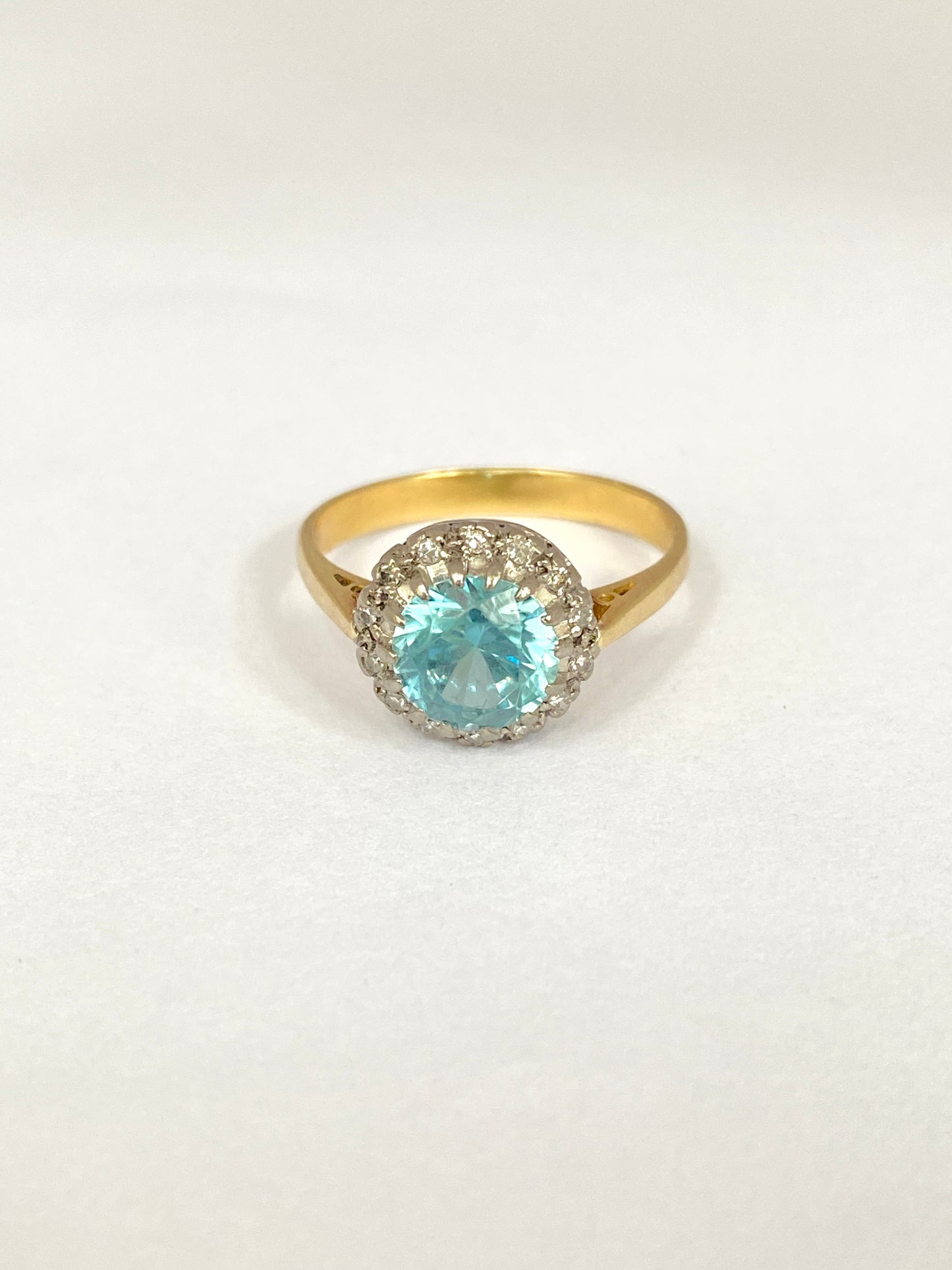 18ct Gold, Vintage Blue Zircon and Diamond Cluster Ring, Hallmarked 18ct Gold