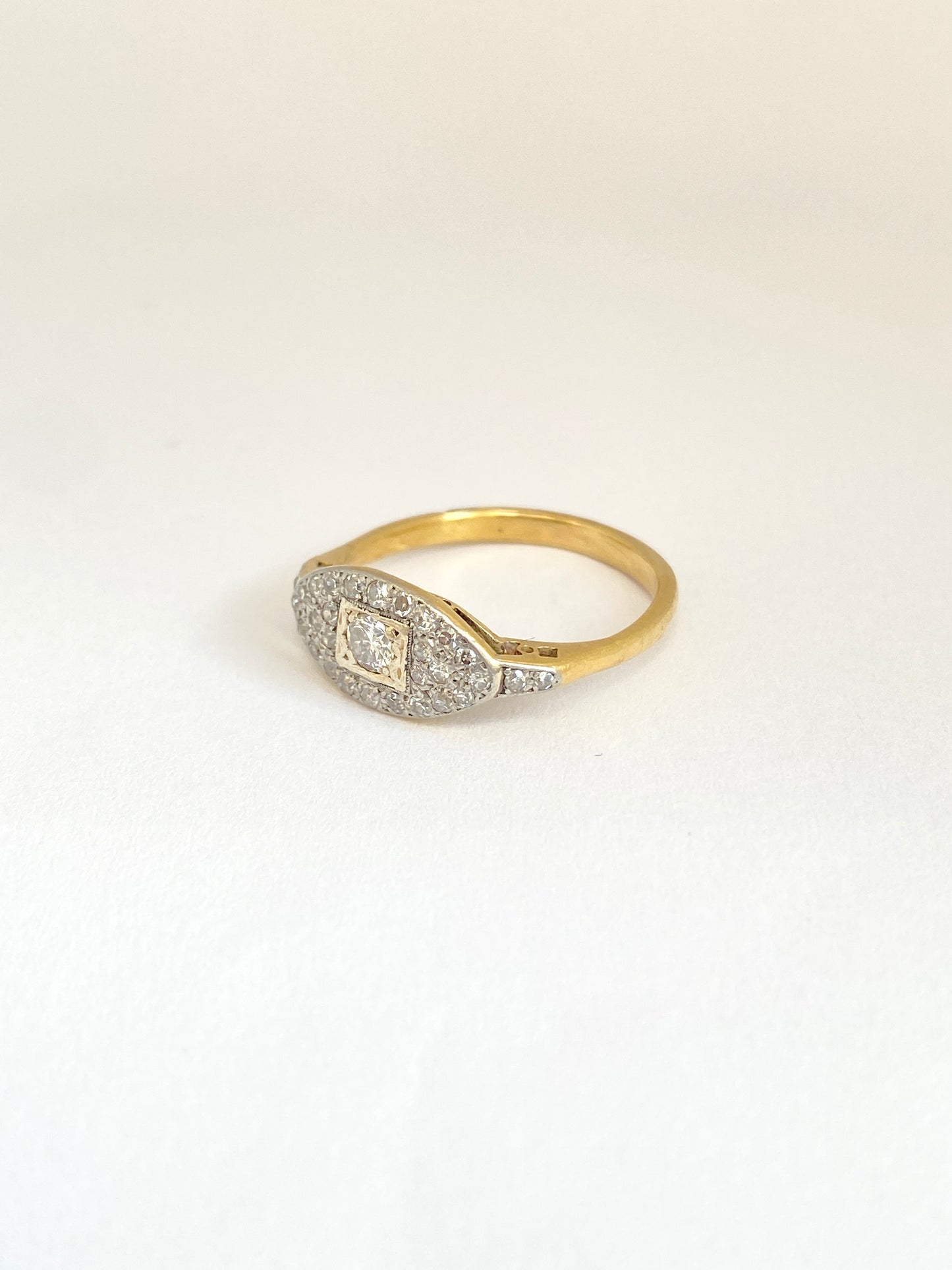 Art Deco, 18 Gold Diamond Cluster 'Eye' Ring