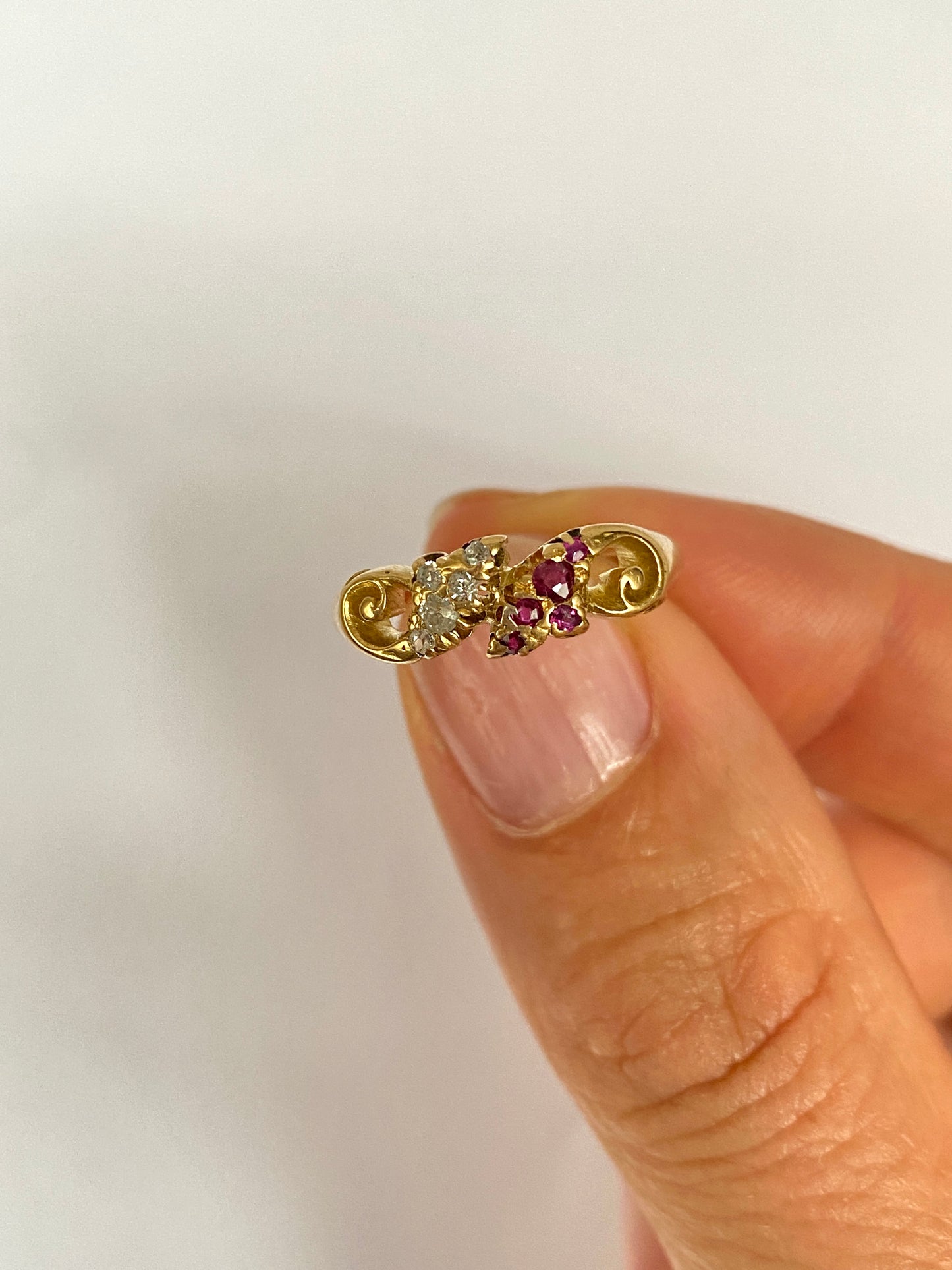 Vintage, 18ct Gold, Diamond and Ruby Snake Ring