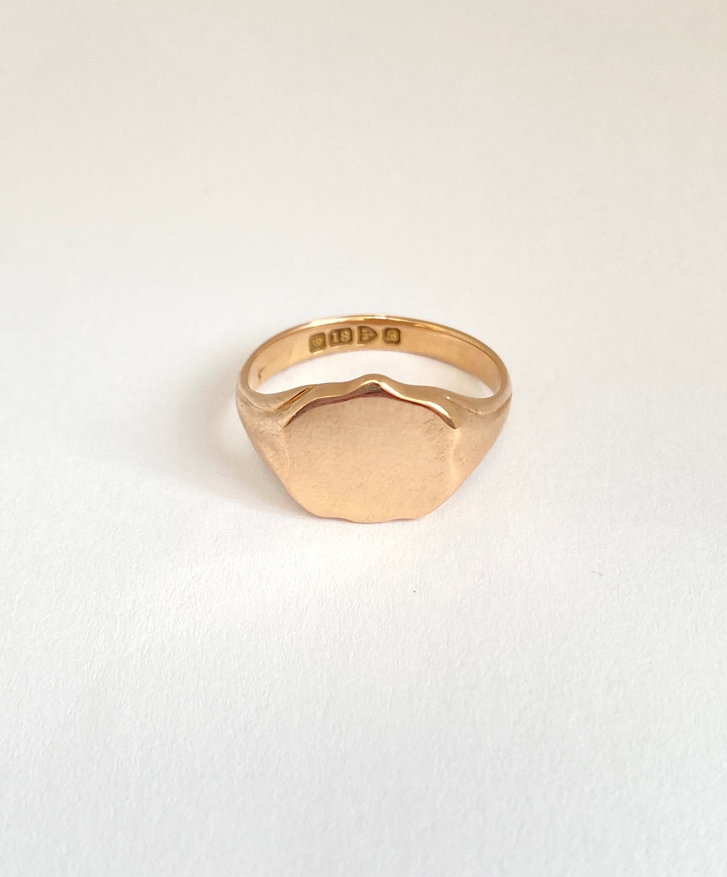 Antique, 18ct Rose Gold Shield/Heart Signet Ring (5.18g) Hallmarked, Chester 1902