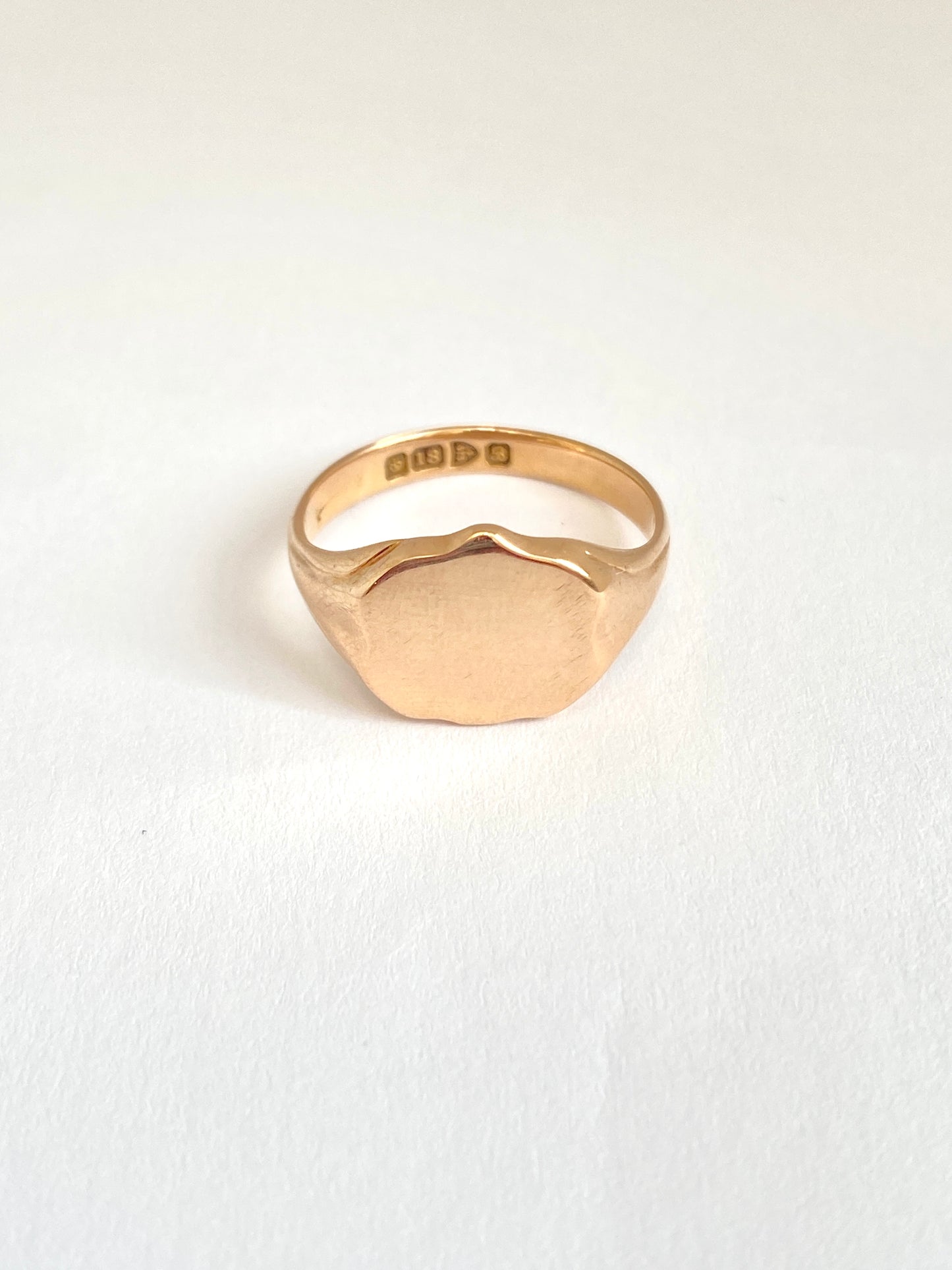 Antique, 18ct Rose Gold Shield/Heart Signet Ring (5.18g) Hallmarked, Chester 1902