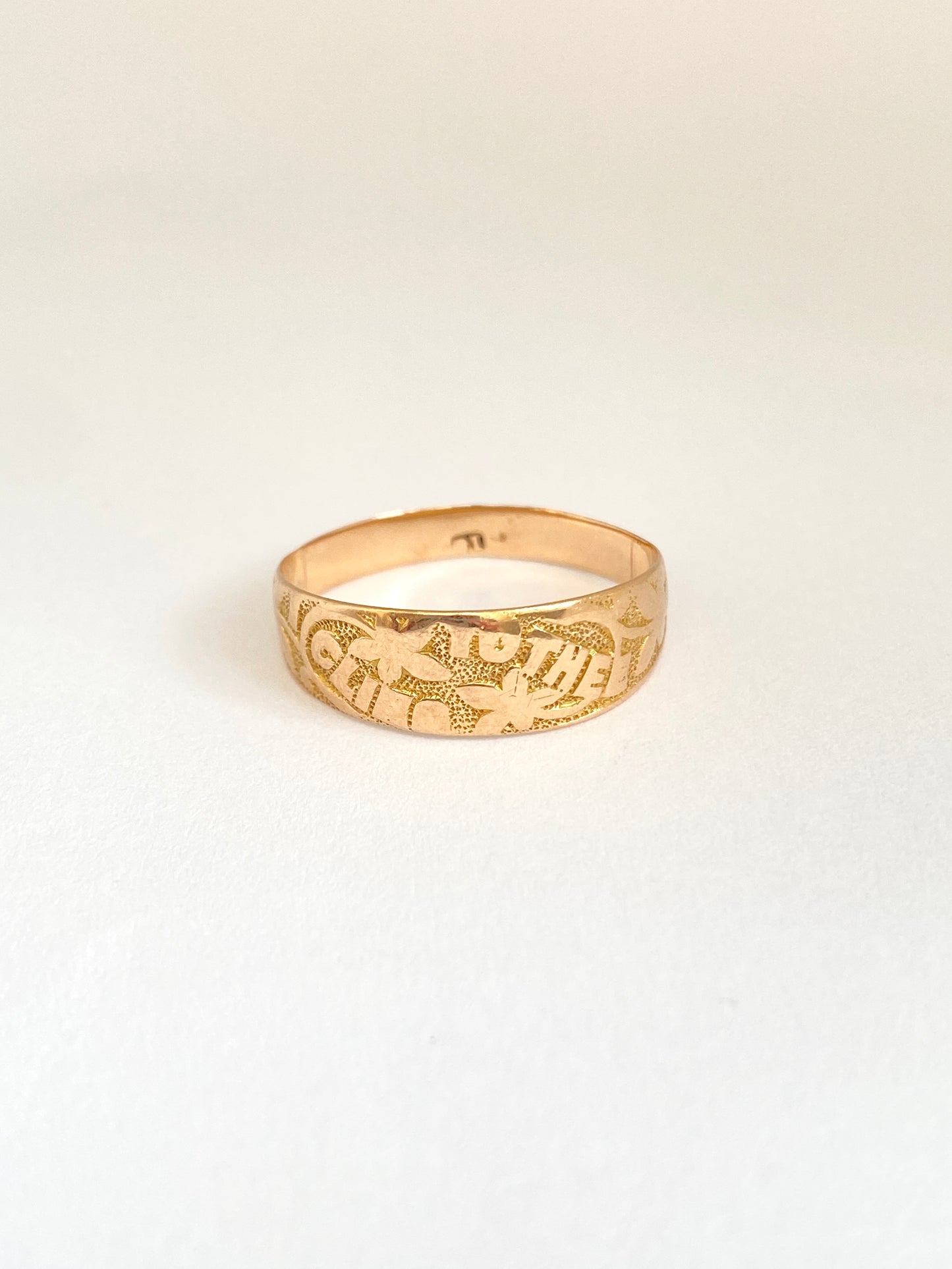 Antique, 18ct Yellow Gold 'Cling to Thee' Ring