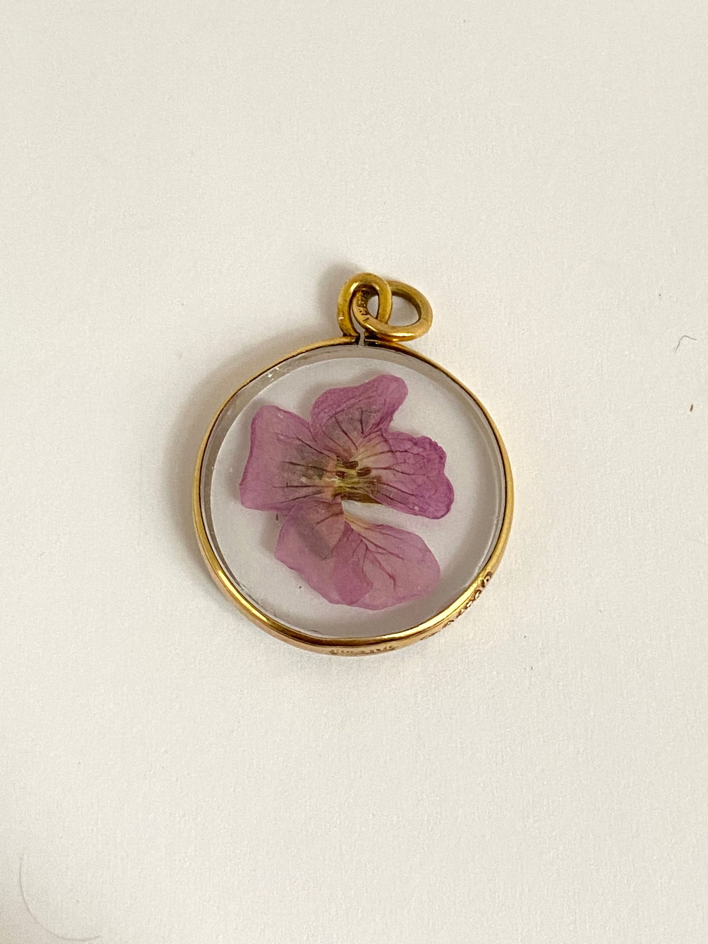 Victorian, Antique, 9ct Gold Shaker/Photo Locket with Pansy, Hallmarked for 9ct Gold, Chester, 1899