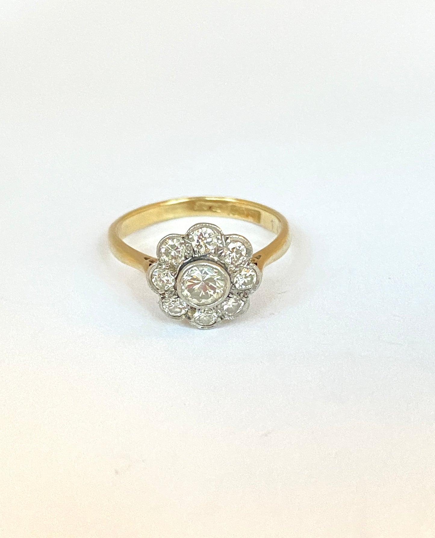 Art Deco, 18ct Gold Diamond Cluster / Daisy Ring