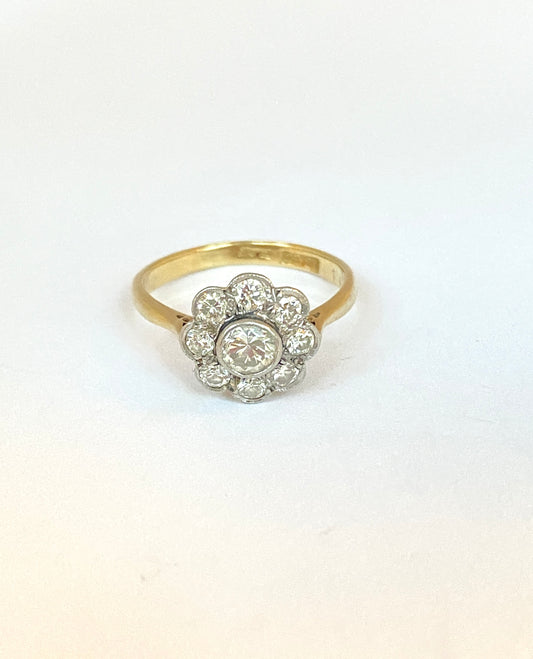 Art Deco, 18ct Gold Diamond Cluster / Daisy Ring