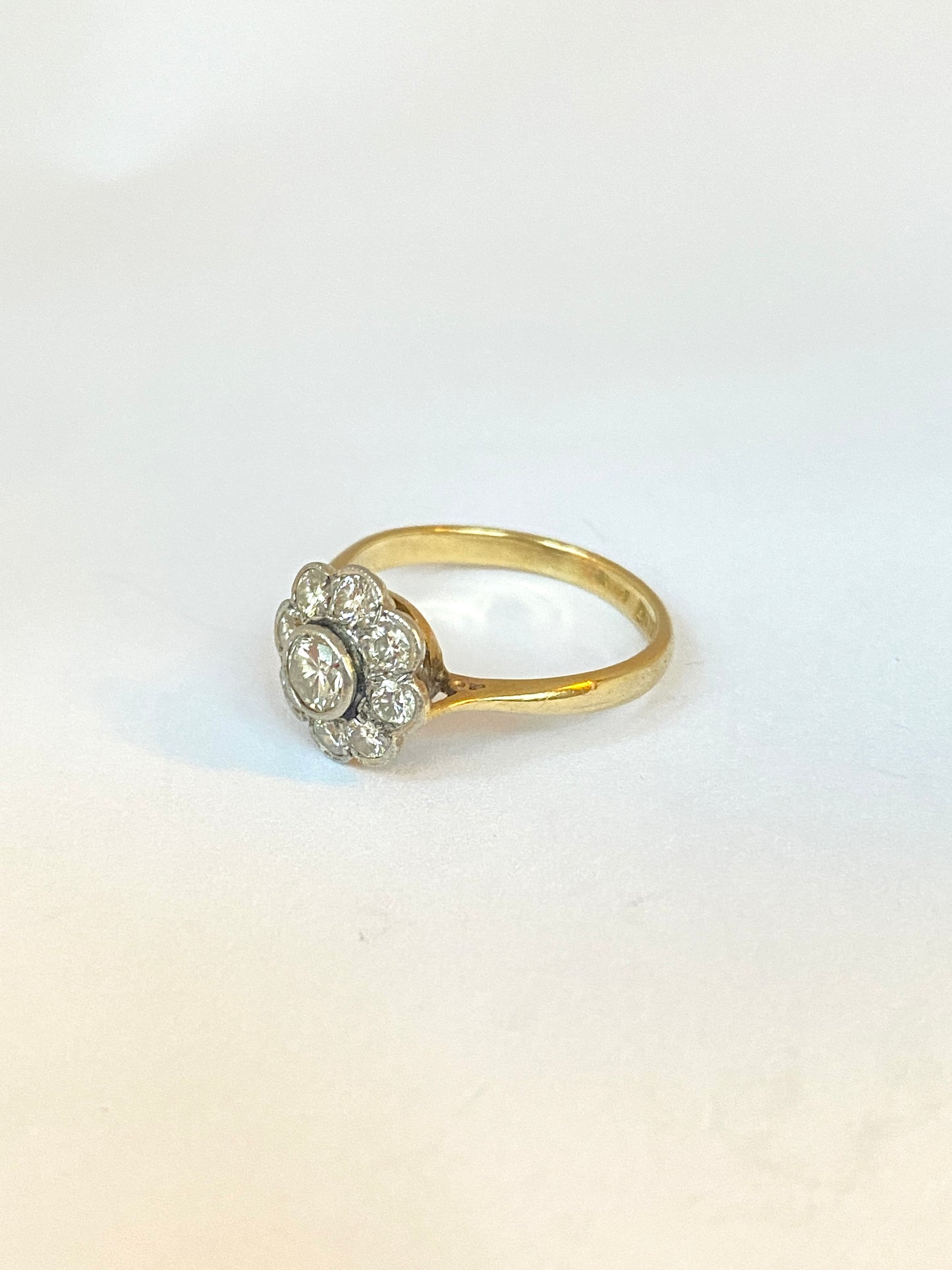 Art Deco, 18ct Gold Diamond Cluster / Daisy Ring