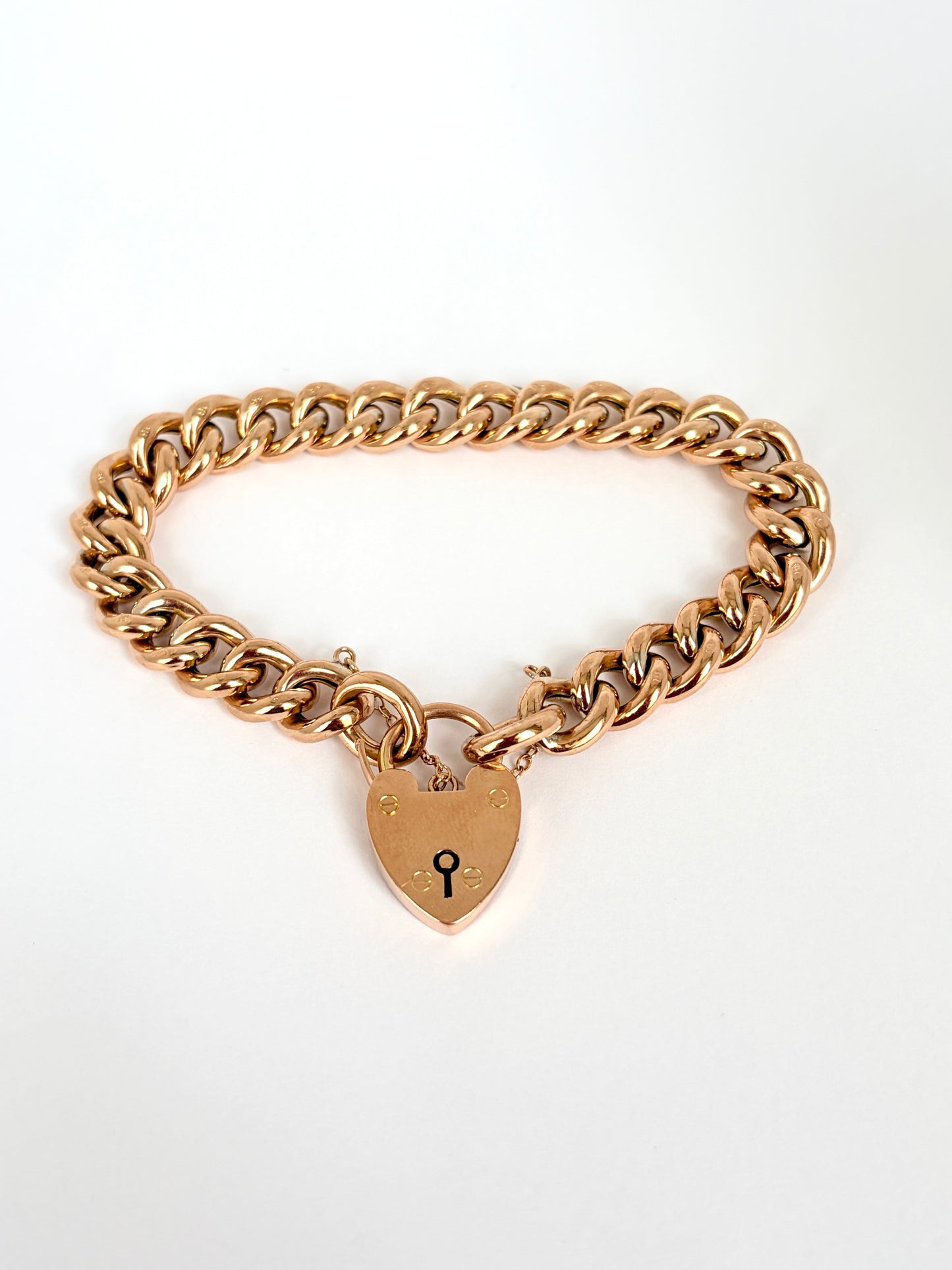 Edwardian 9ct Gold Curb Link Bracelet with Heart Padlock, Birmingham 1905 (20.11g)