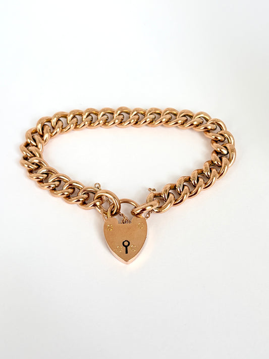Edwardian 9ct Gold Curb Link Bracelet with Heart Padlock, Birmingham 1905 (20.11g)