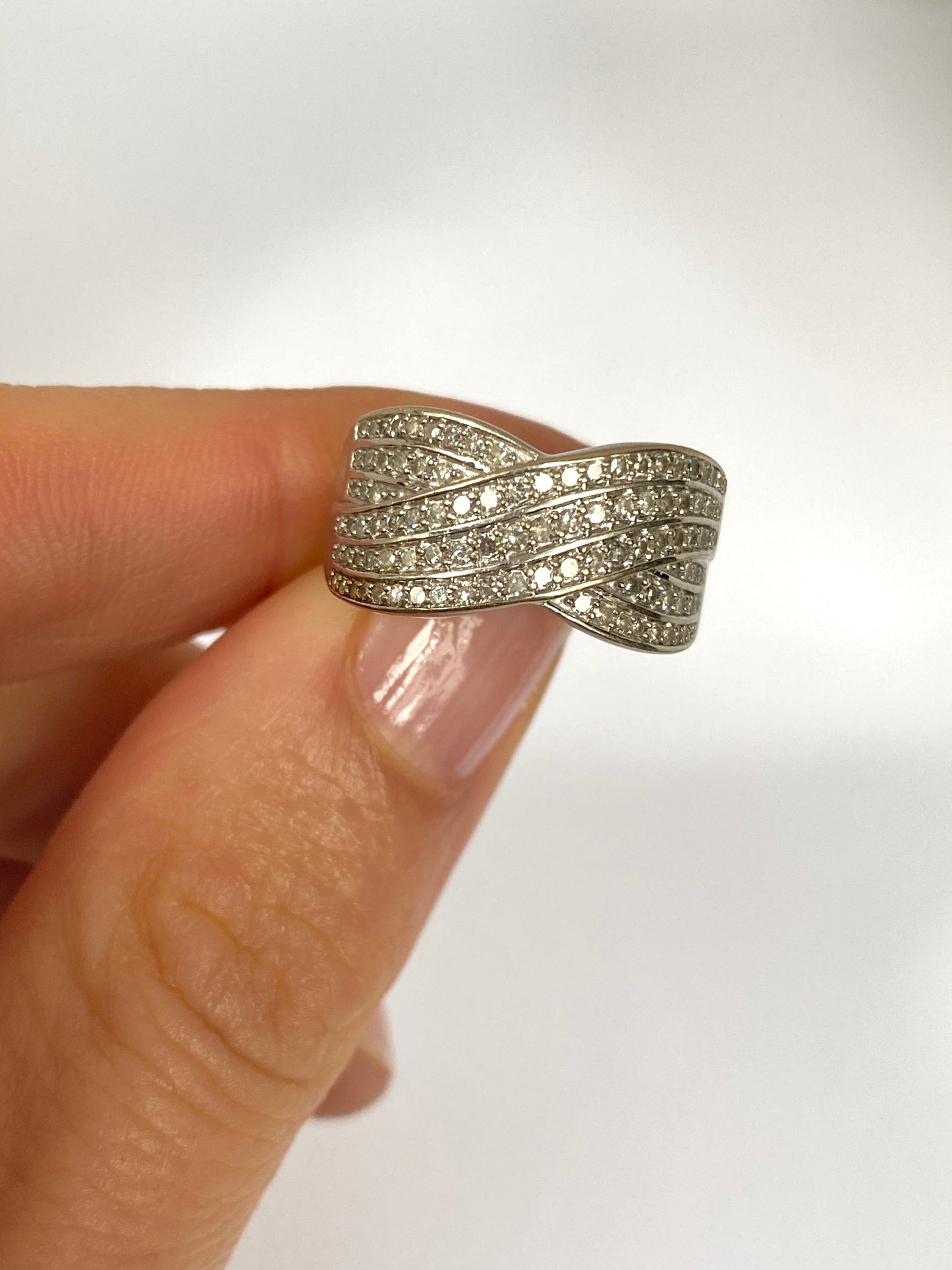 18ct White Gold, Art Deco Diamond Kiss Ring (0.50ct and 5.96g)