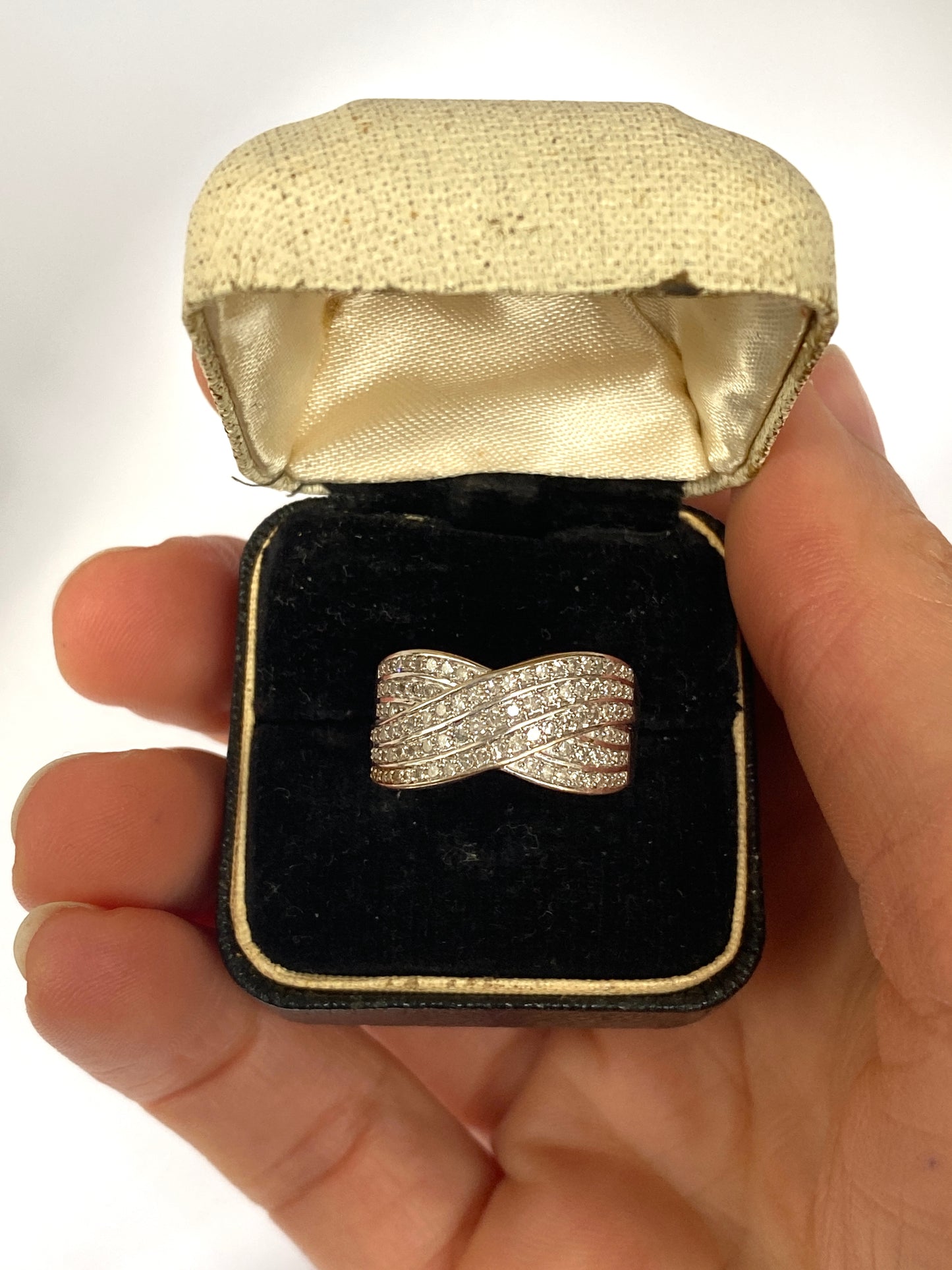 18ct White Gold, Art Deco Diamond Kiss Ring (0.50ct and 5.96g)