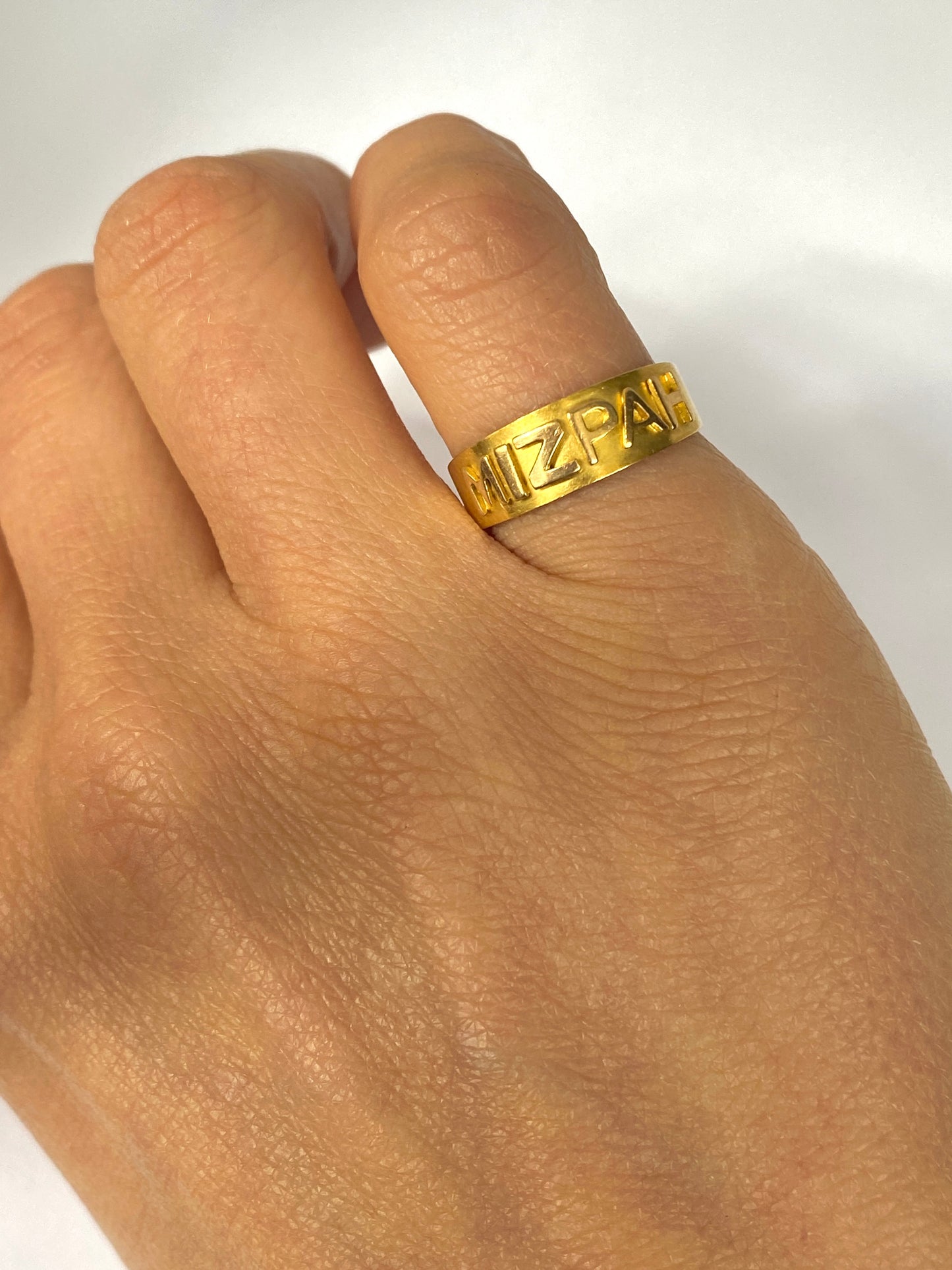 18ct Gold Antique, Victorian Mizpah Ring, Hallmarked, Birmingham 18ct Gold, 1892