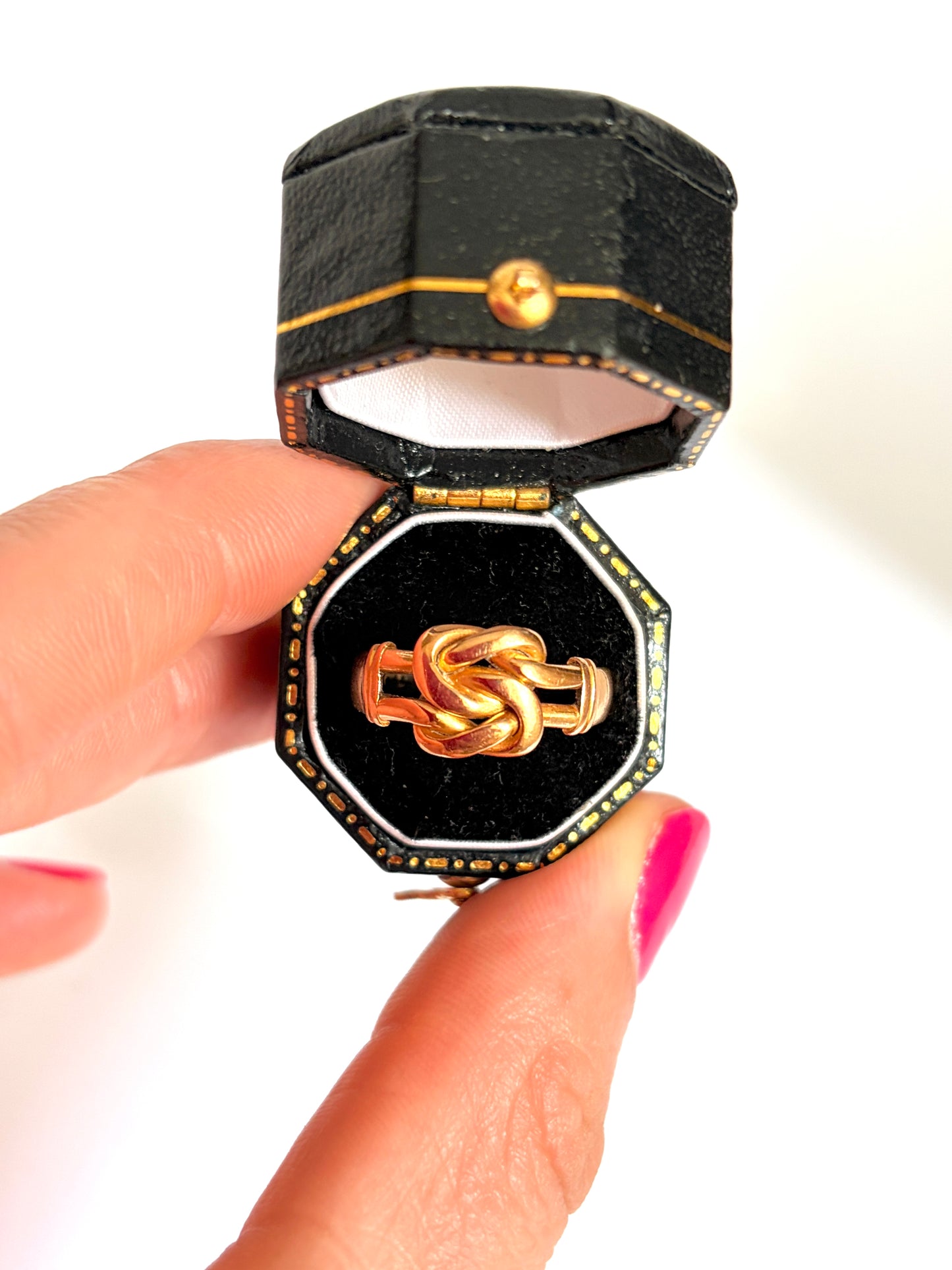 Antique, 18ct Gold Lovers Knot Ring, 4.13g