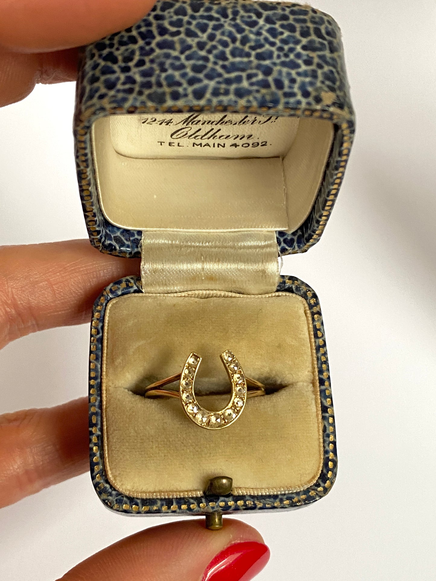 Antique, (Victorian) 15ct Gold, Diamond Horse Shoe Ring