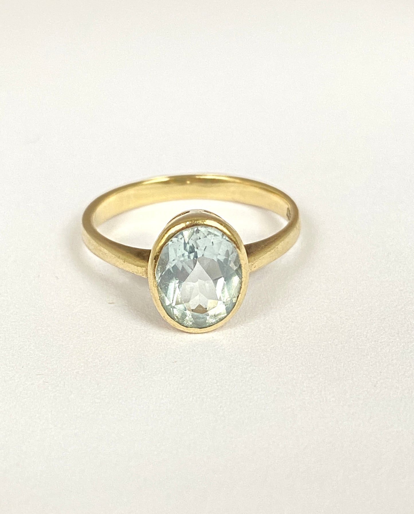 Vintage 9ct Gold Aquamarine Ring