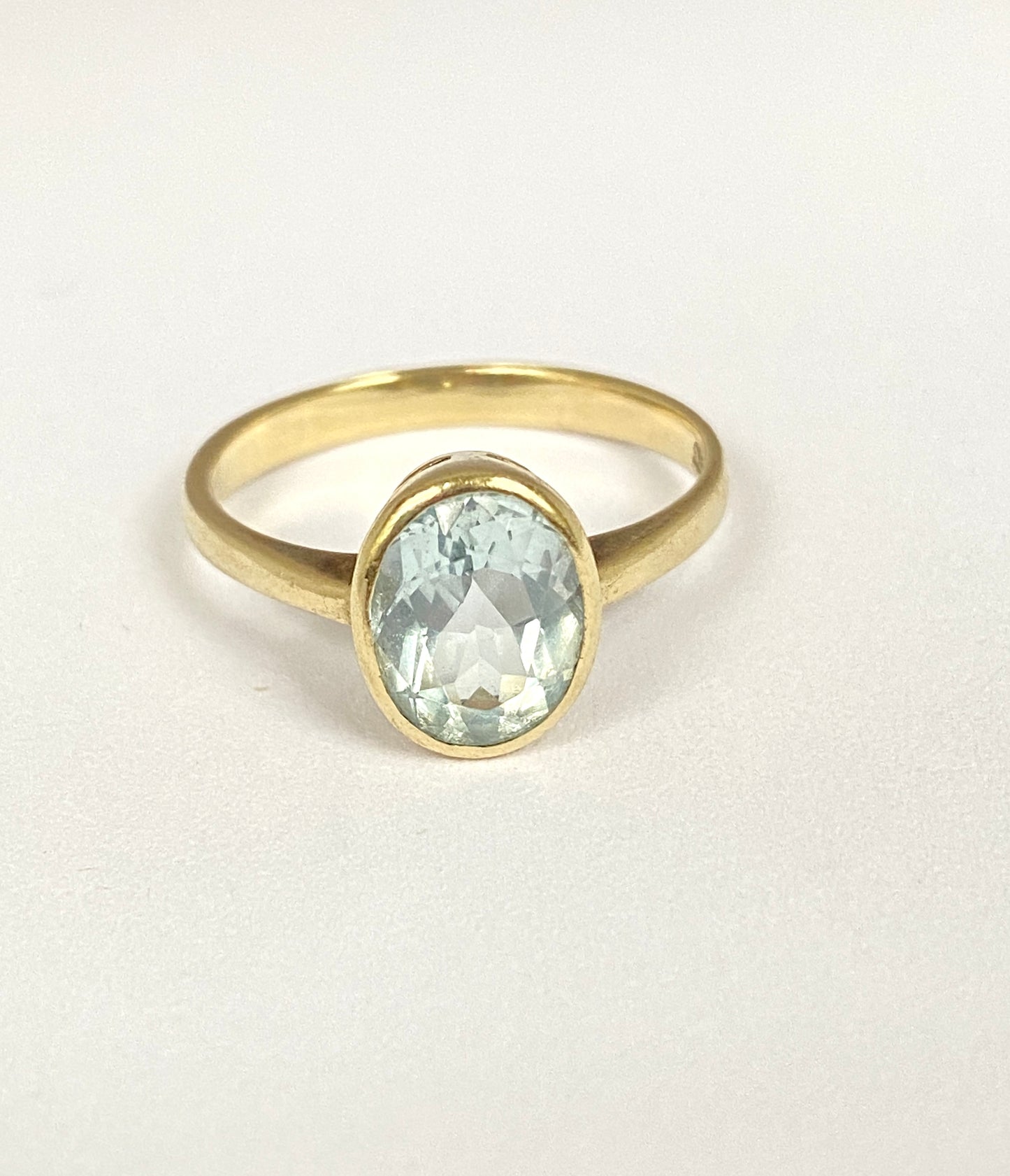 Vintage 9ct Gold Aquamarine Ring