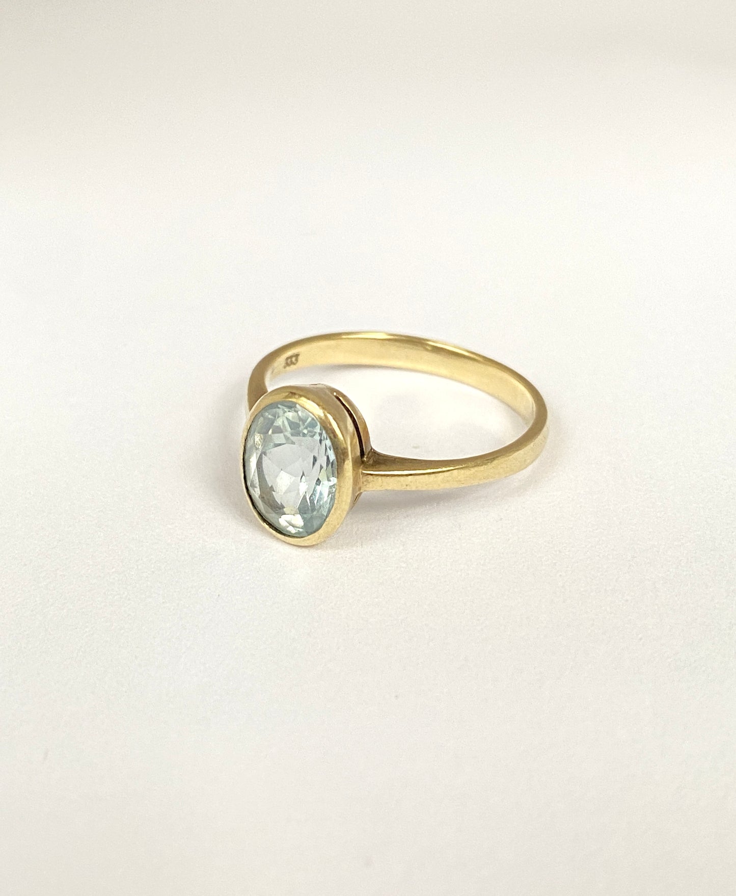 Vintage 9ct Gold Aquamarine Ring