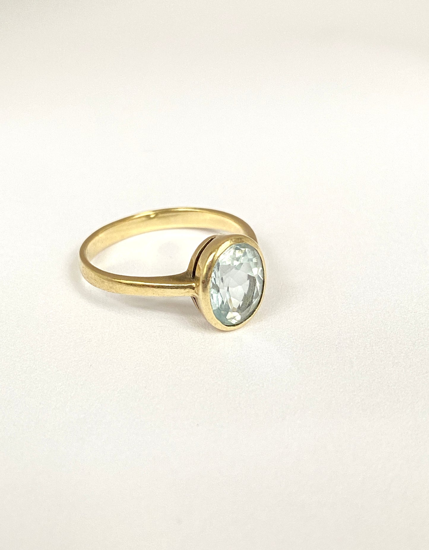 Vintage 9ct Gold Aquamarine Ring
