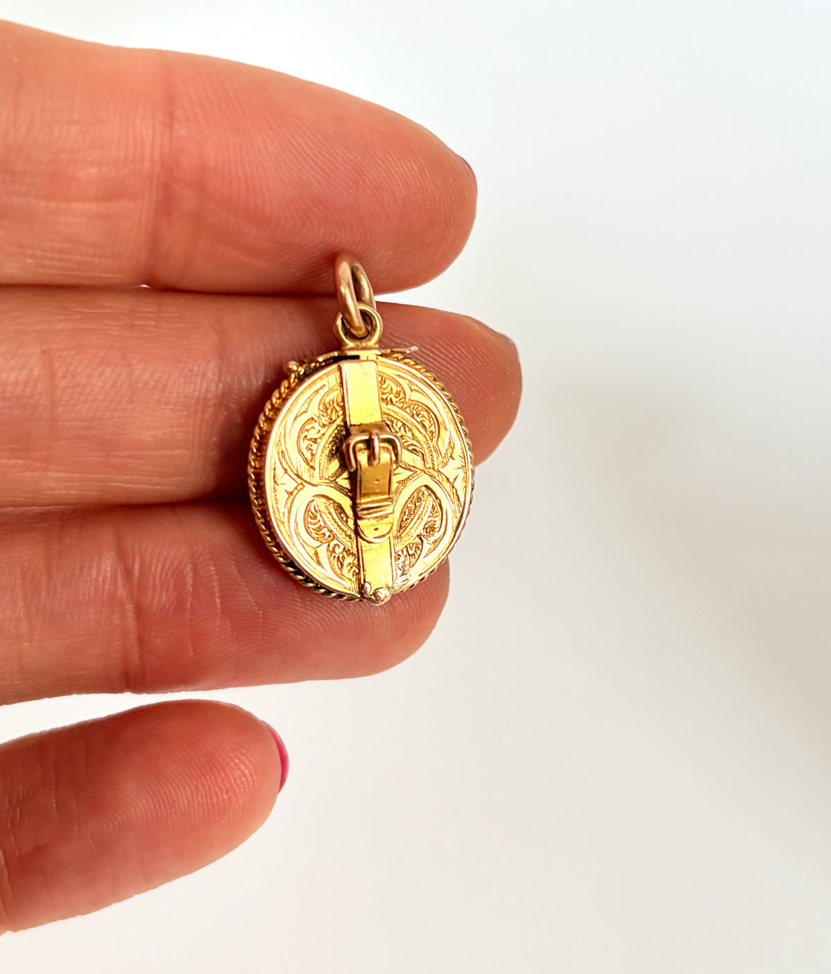 Unusual, Victorian 15ct Gold Opening Locket / Pendant
