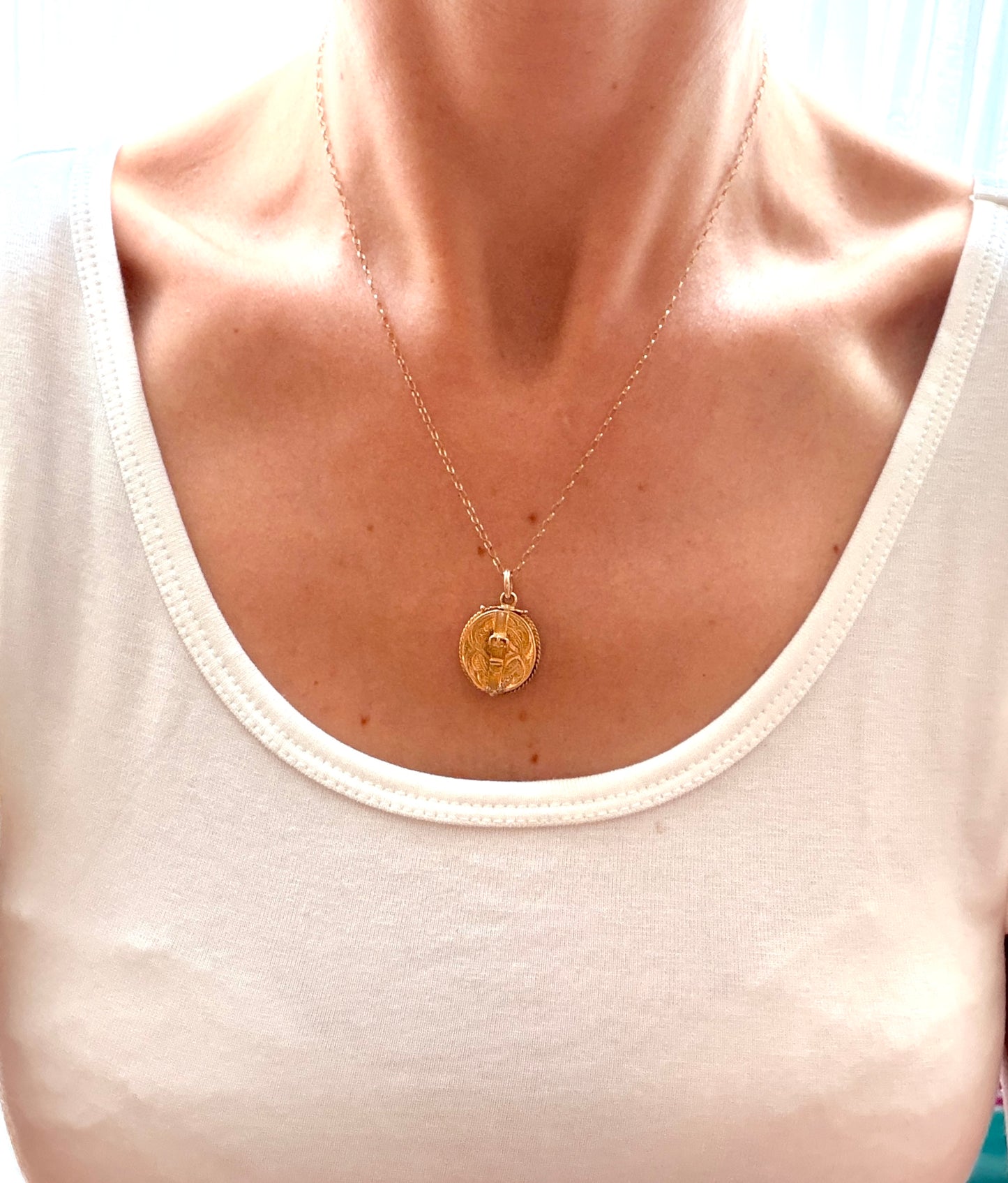 Unusual, Victorian 15ct Gold Opening Locket / Pendant