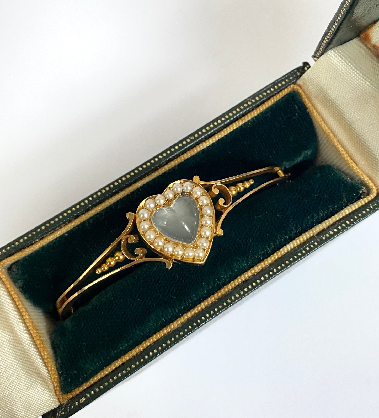 Boxed, Victorian, 15ct Gold, Moonstone Heart Bangle 11.36g