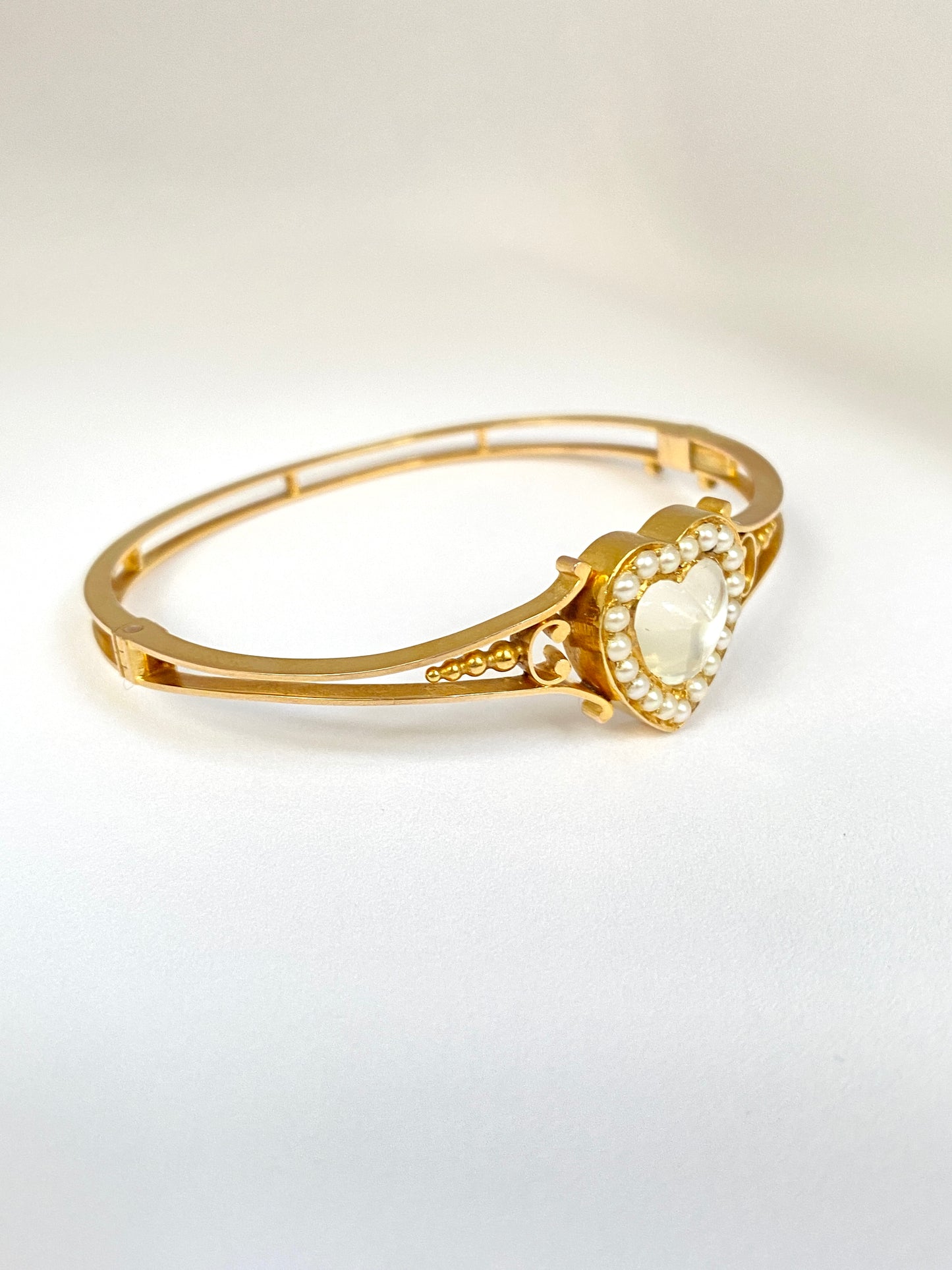 Boxed, Victorian, 15ct Gold, Moonstone Heart Bangle 11.36g