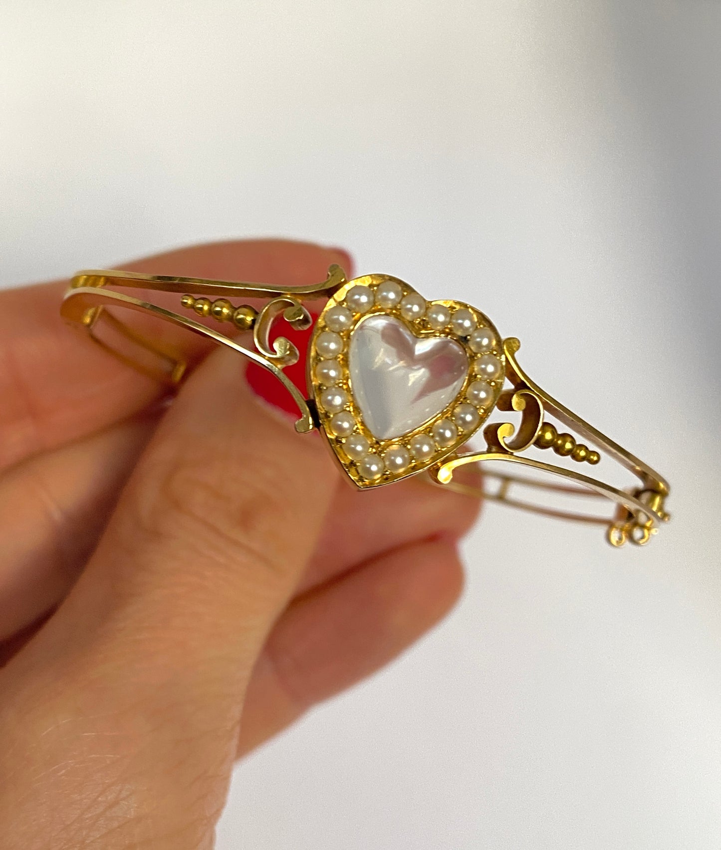 Boxed, Victorian, 15ct Gold, Moonstone Heart Bangle 11.36g