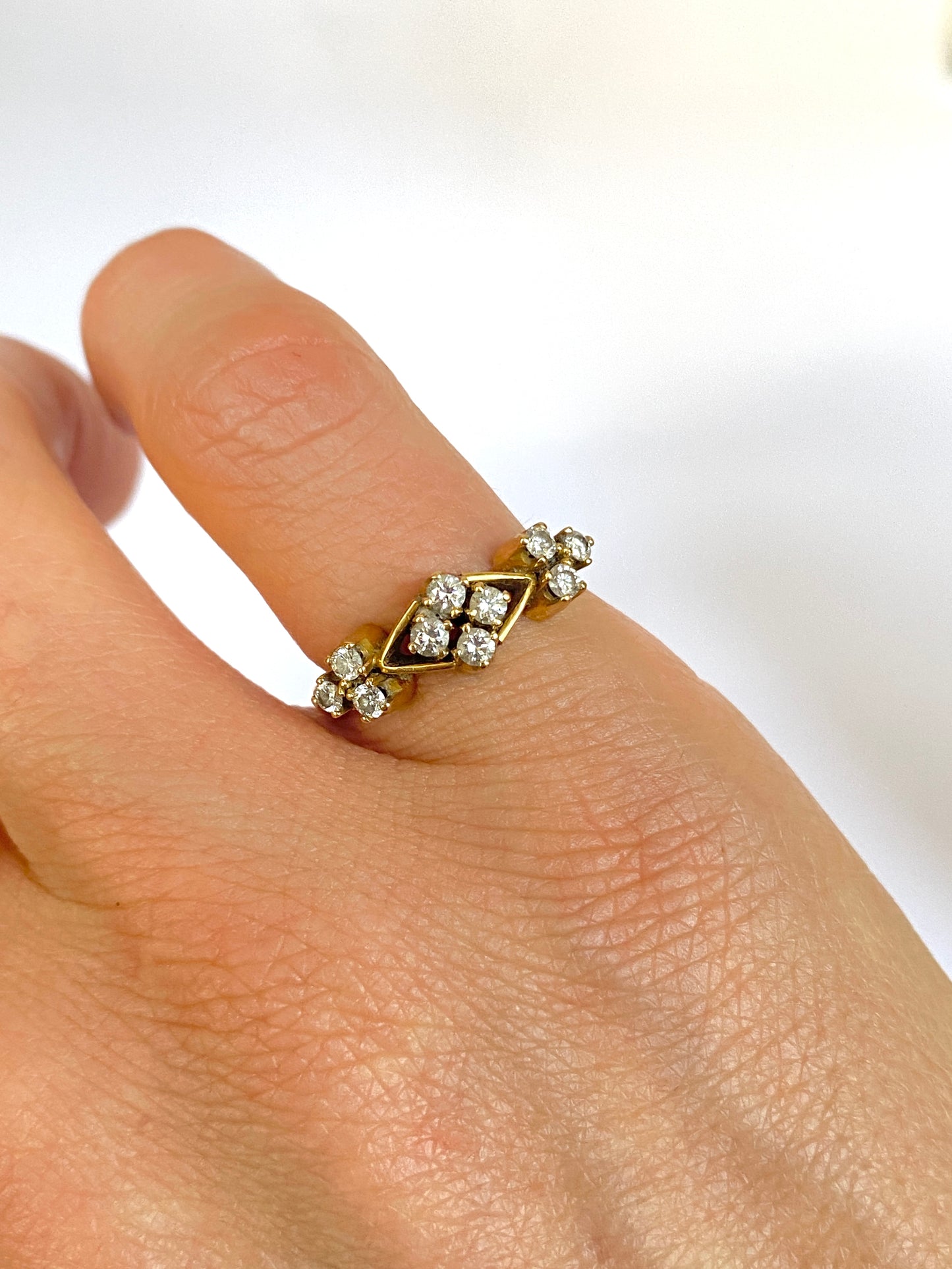 Vintage, 18ct Gold, Diamond Scatter Flower Ring