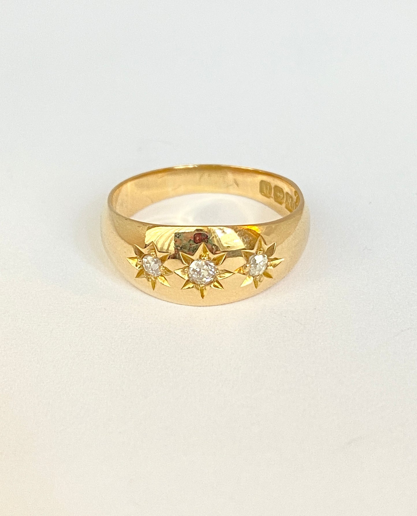 Antique, 18ct Gold, 3 stone, Old Cut Diamond Starburst Ring, Hallmarked 18ct Gold.  (4.16g)