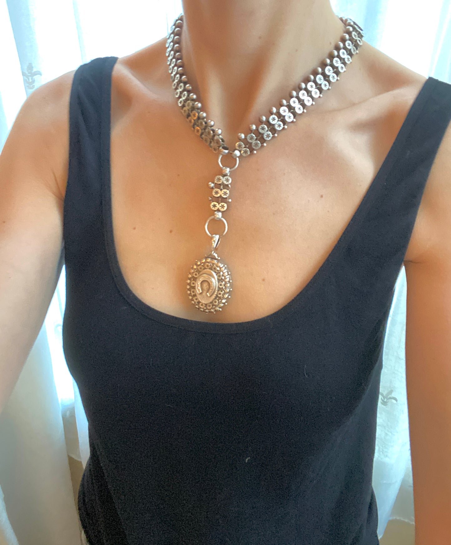 Hallmarked, Victorian, 17.5 inches Sterling Silver Antique Book Chain with Horse Shoe Locket (55.80g)