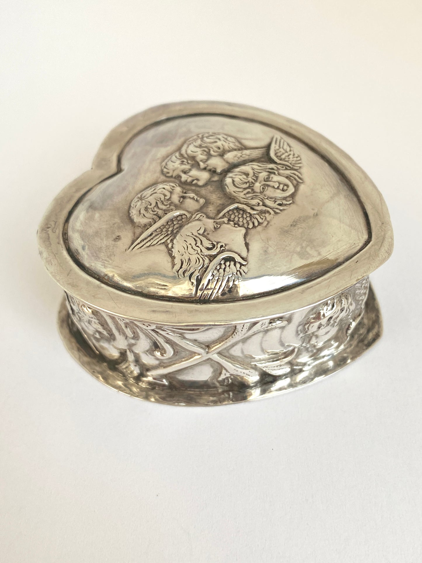 Antique, Sterling Silver, Jewellery / Trinket Box witih Cherubs, Hallmarked Birmingham, 1917