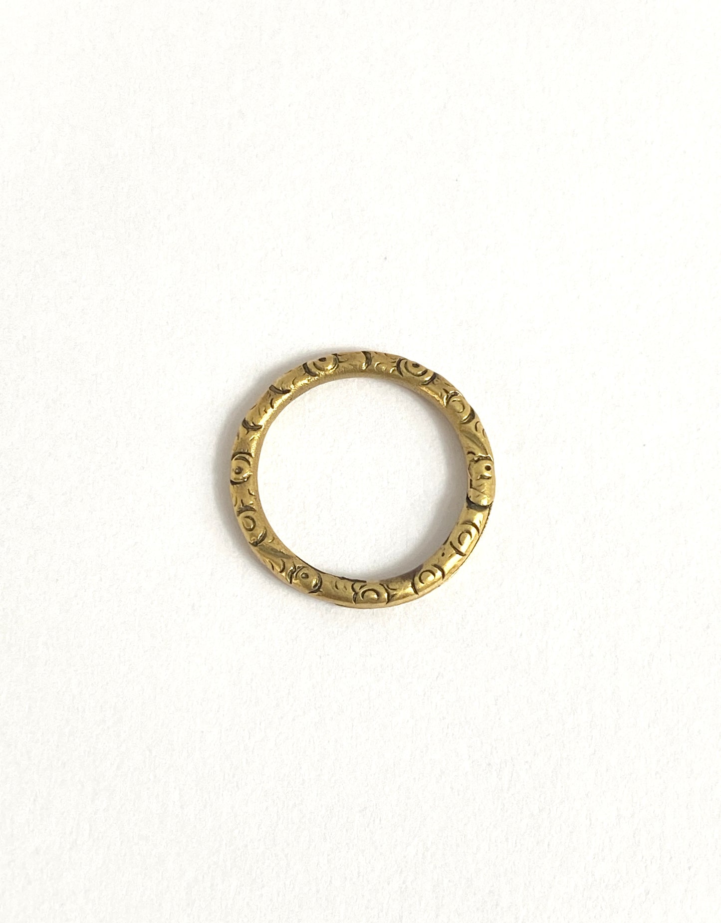 Large, Victorian Pinchbeck Engraved Split Ring