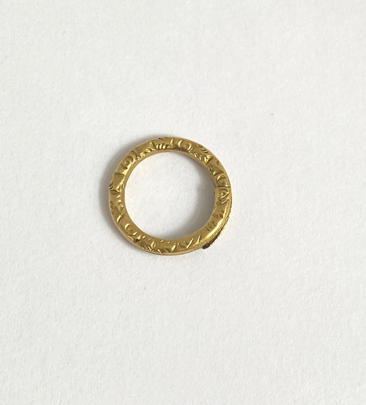 Small, Victorian Pinchbeck Engraved Split Ring