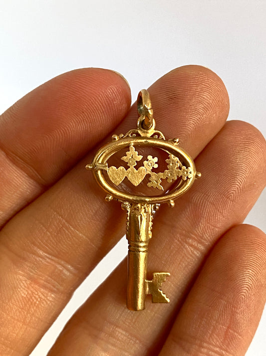 Vintage, 9ct Gold 'Key to my Heart/ Pendant