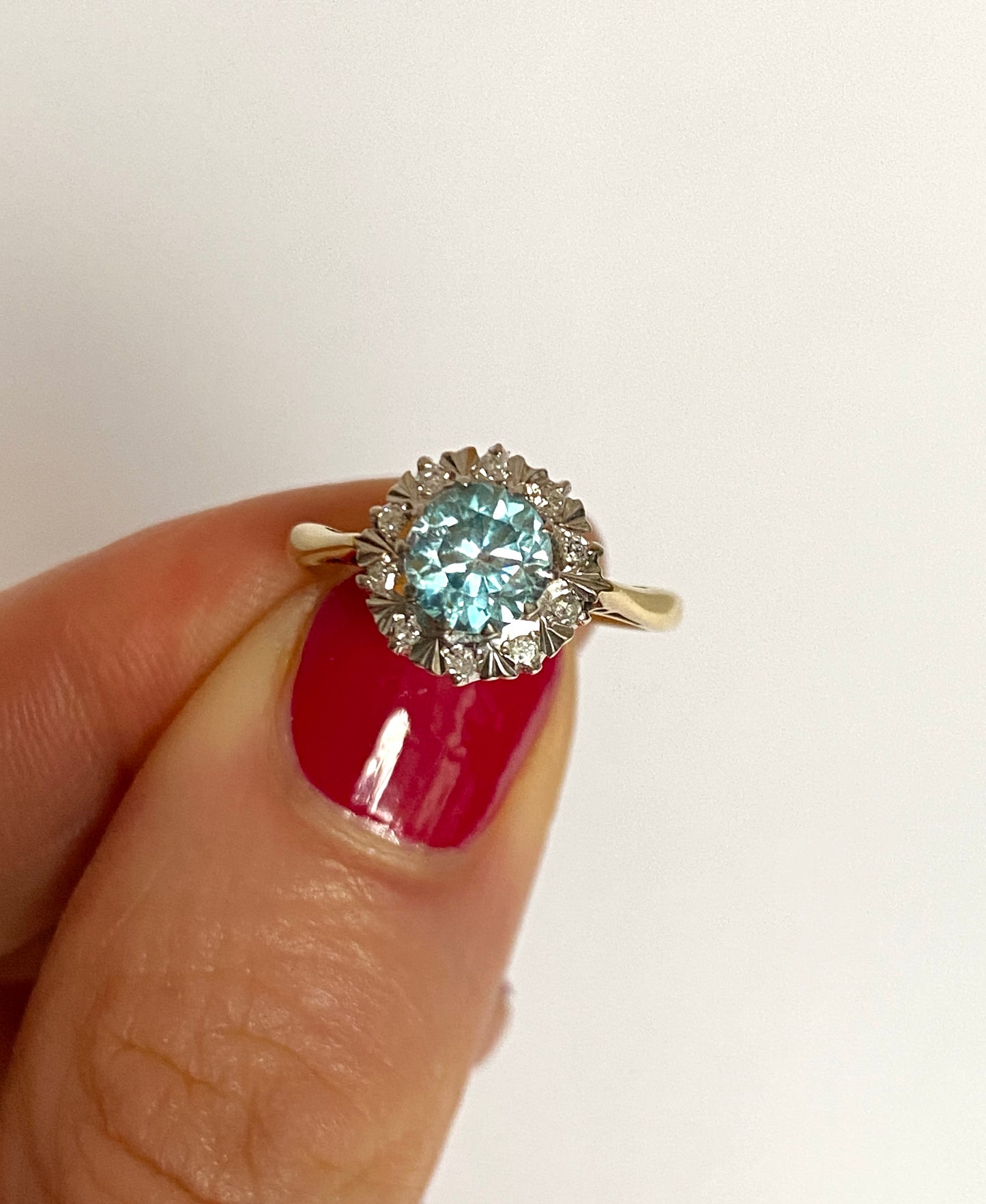 18ct Gold, Art Deco (1920s) Blue Zircon and Diamond Cluster Ring